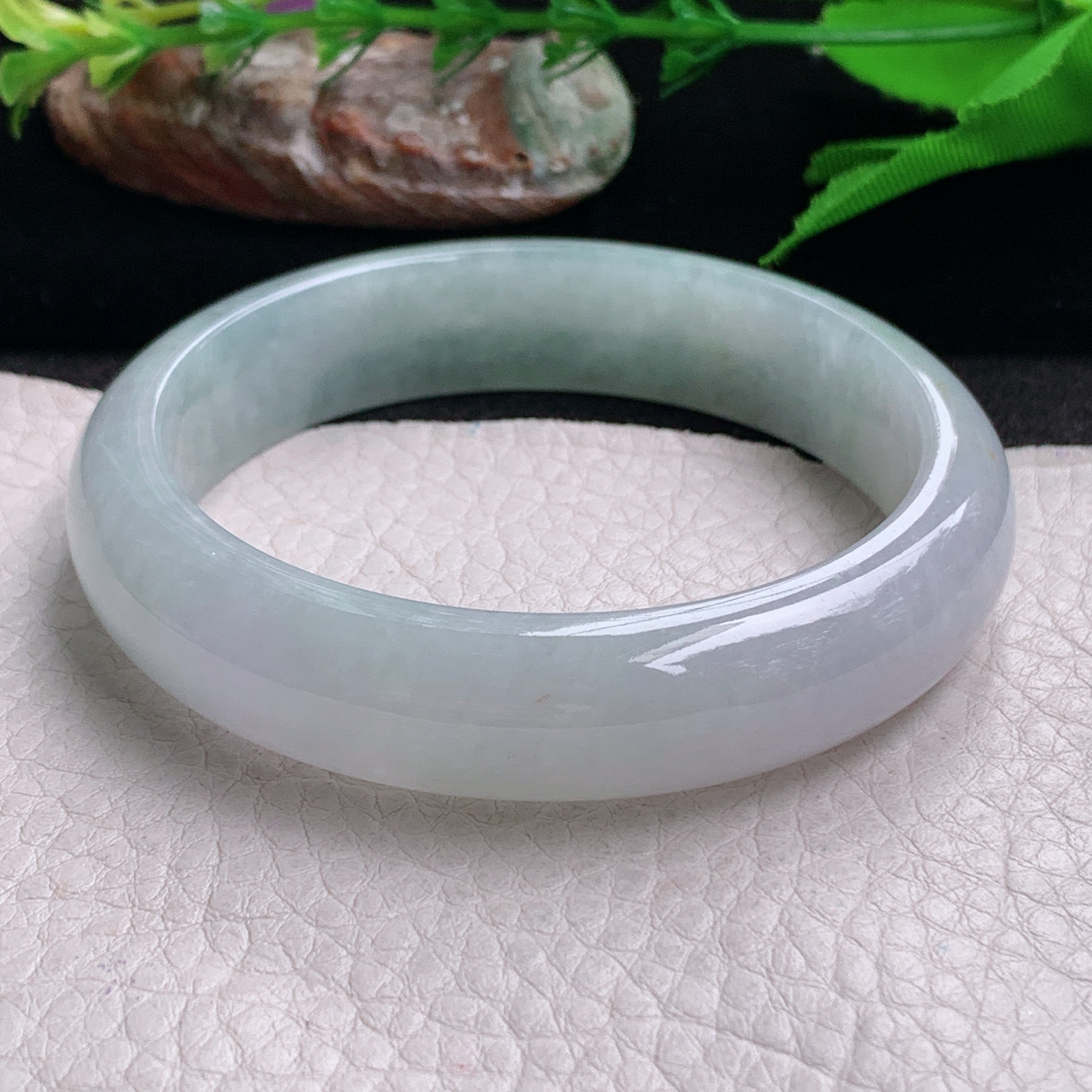 z实拍58*13.6*7.5平安镯 缅甸翡翠a货手镯清新浅绿正圈玉镯子