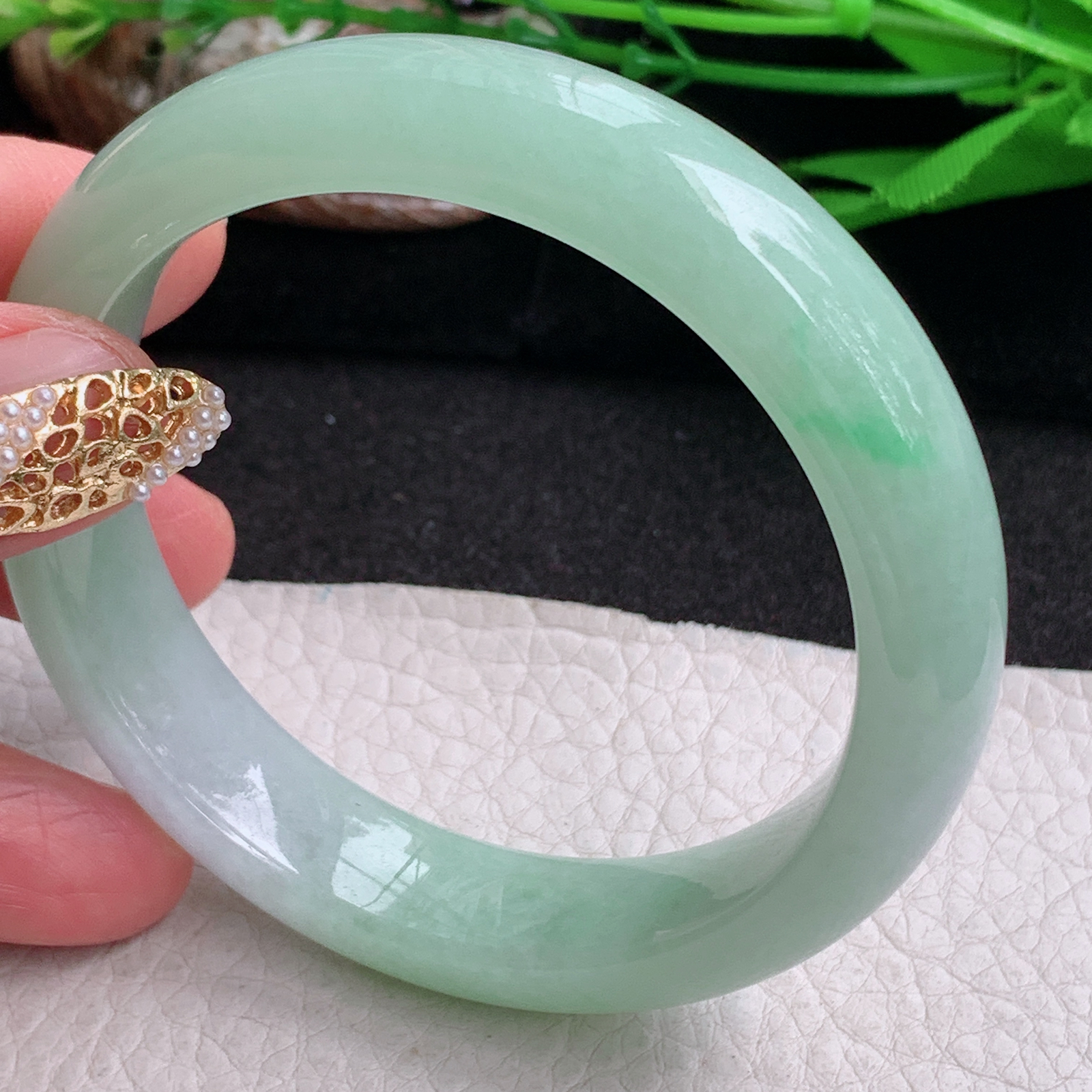 ee实拍57*13.5*8平安镯 缅甸翡翠a货手镯果绿女款正圈玉镯子