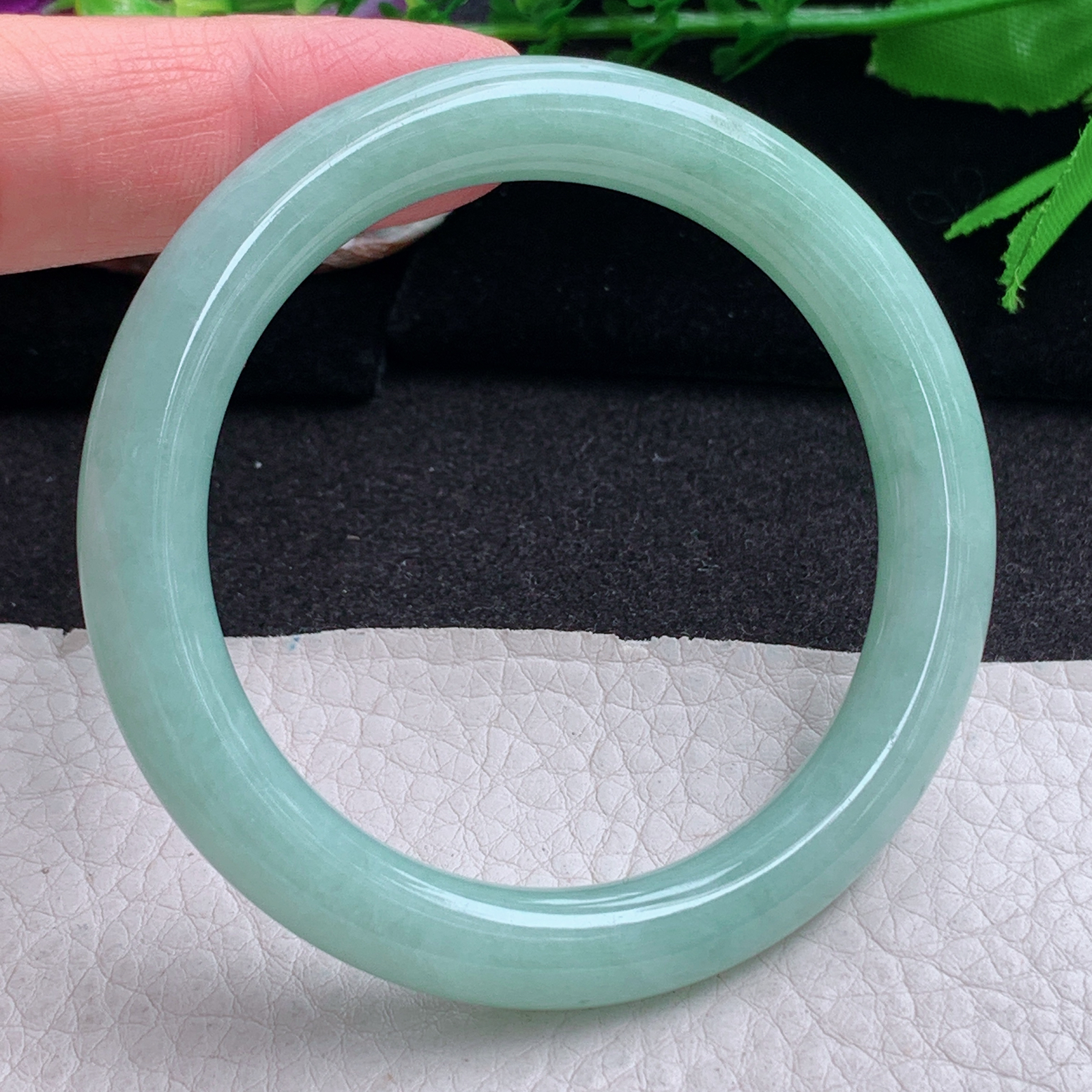 n小圈口52*8.8美人镯 缅甸翡翠a货手镯甜绿秀气圆条叮当镯