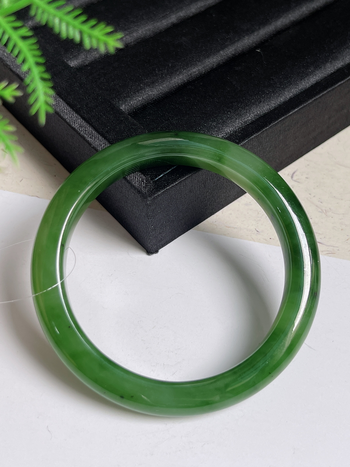 正圈57.8圈口，和田玉碧玉手镯