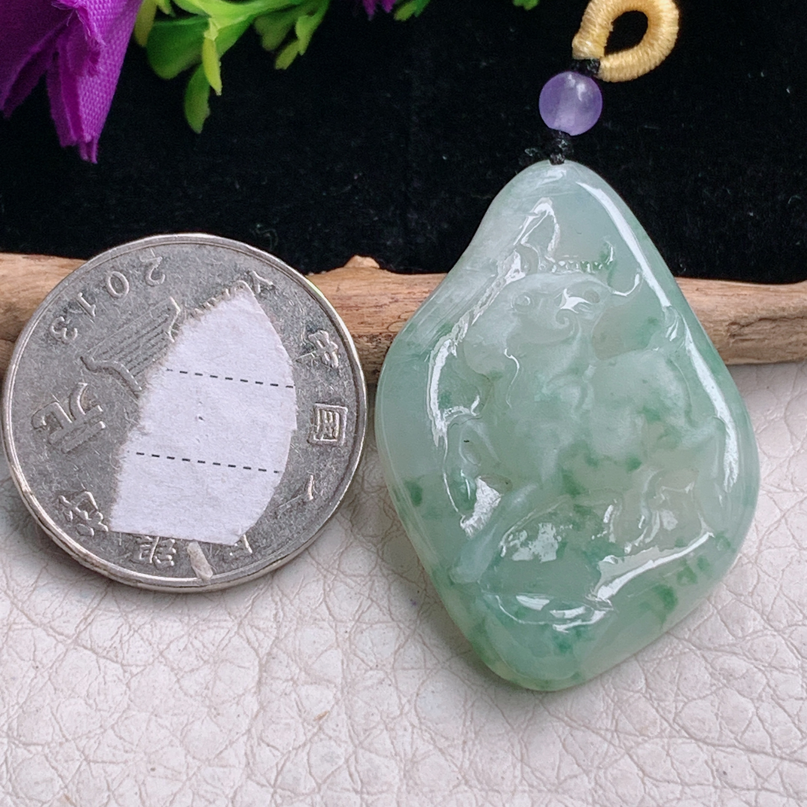 t实拍37.8*25.6*6.6缅甸翡翠A货精雕冰飘花洋洋得意 生肖羊玉吊坠 玉挂件