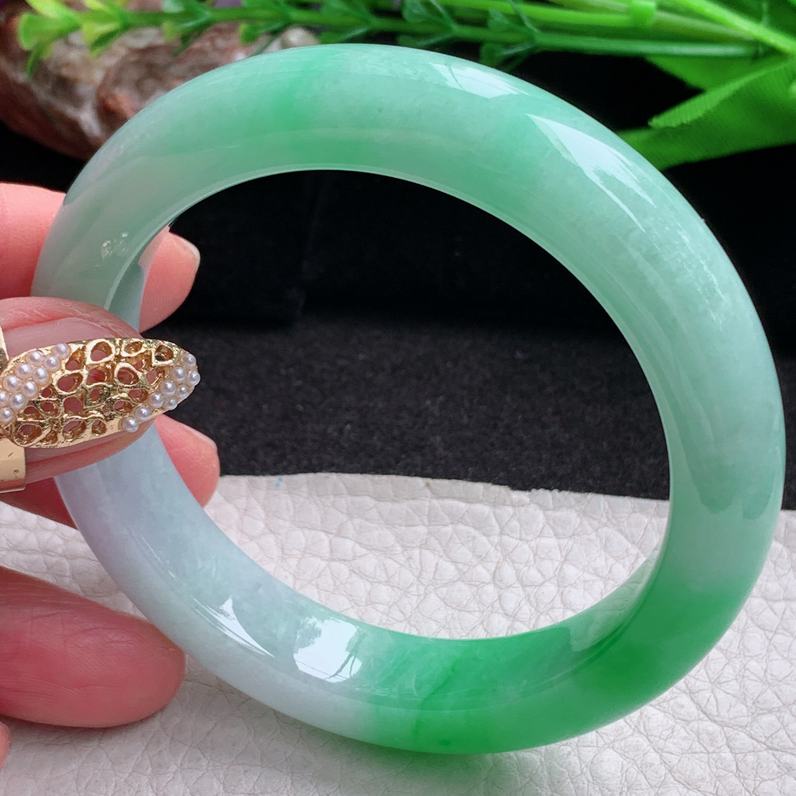 yh白底青57*12.2*9.2平安镯 缅甸翡翠a货手镯飘阳绿正圈玉镯子