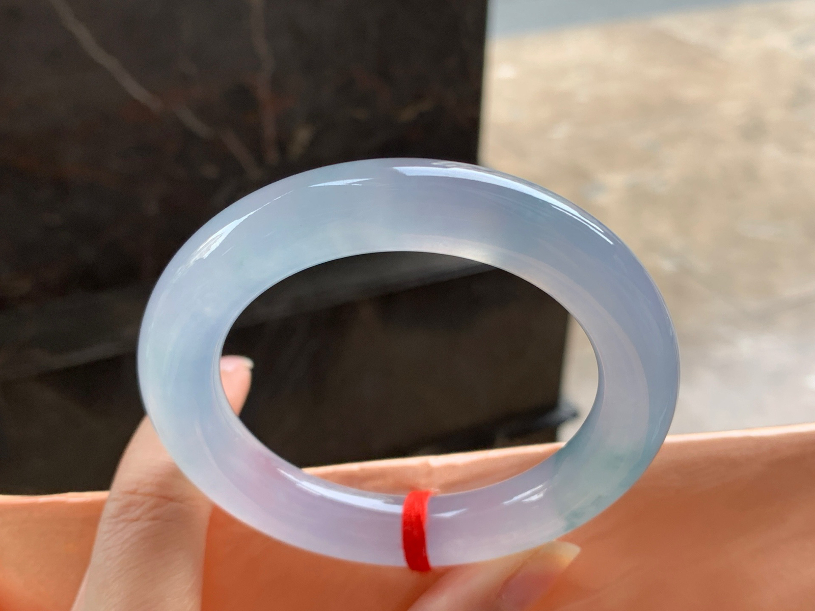 57-12

冰蓝花圆条手镯^_^透亮 种水好