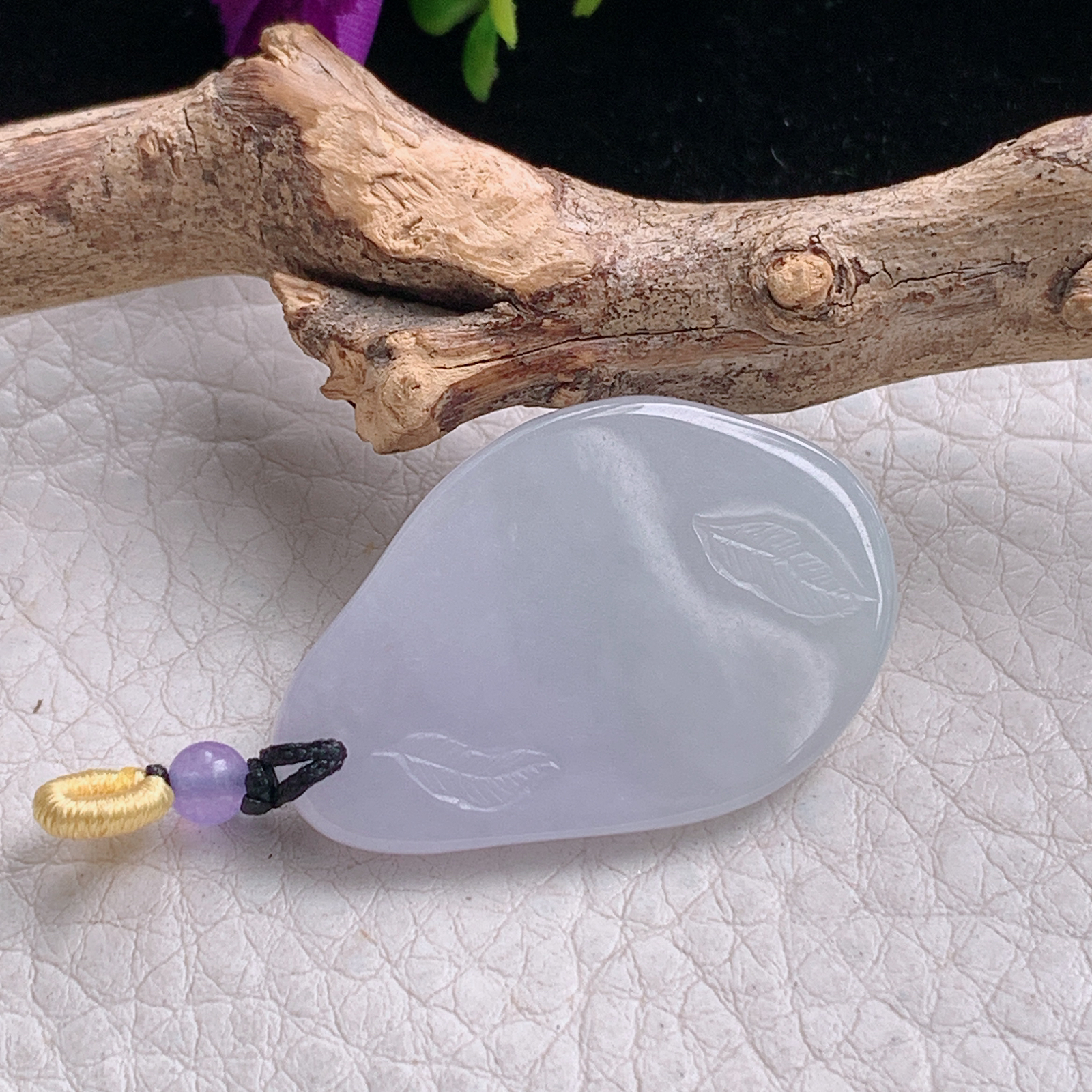 t实拍33.3*22*5.2缅甸翡翠A货精雕冰纯扭转乾坤 生肖牛玉吊坠 玉挂件