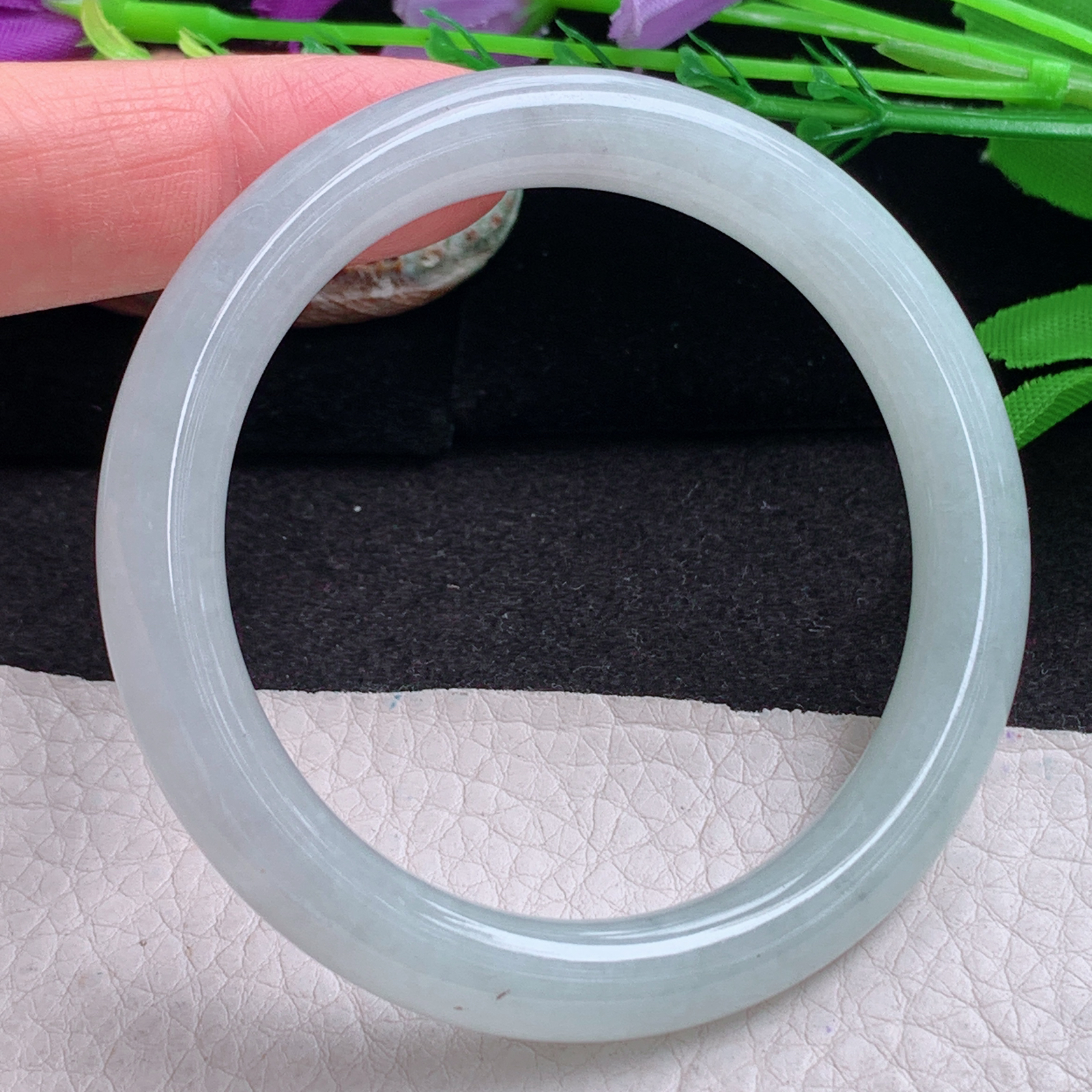 n小圈口54*8.8*8.5美人镯 缅甸翡翠a货手镯浅绿秀气圆条叮当镯