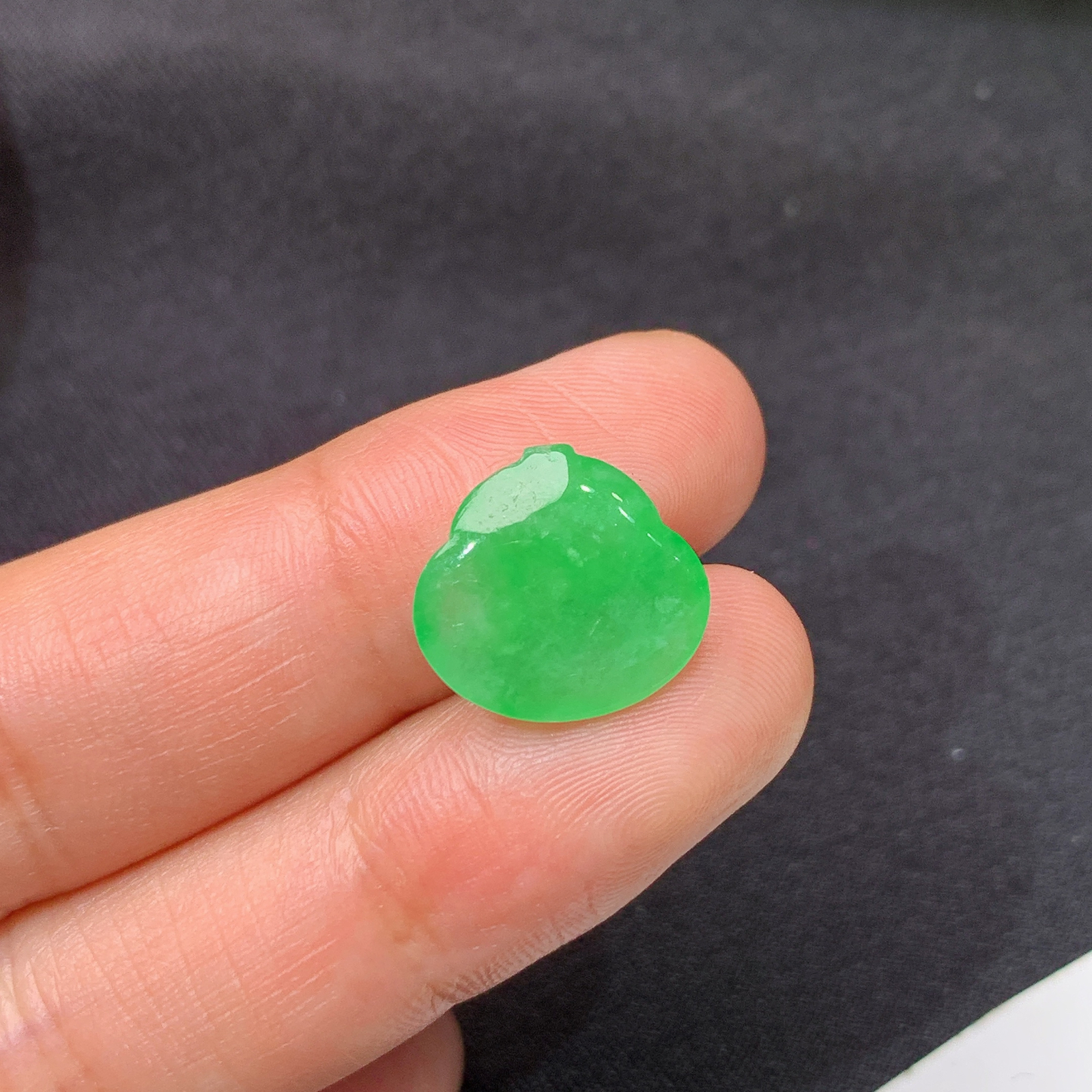 冰阳绿葫芦，镶嵌佳品，冰润色阳，种水足，Ht 尺寸12.8*13.8*4.3