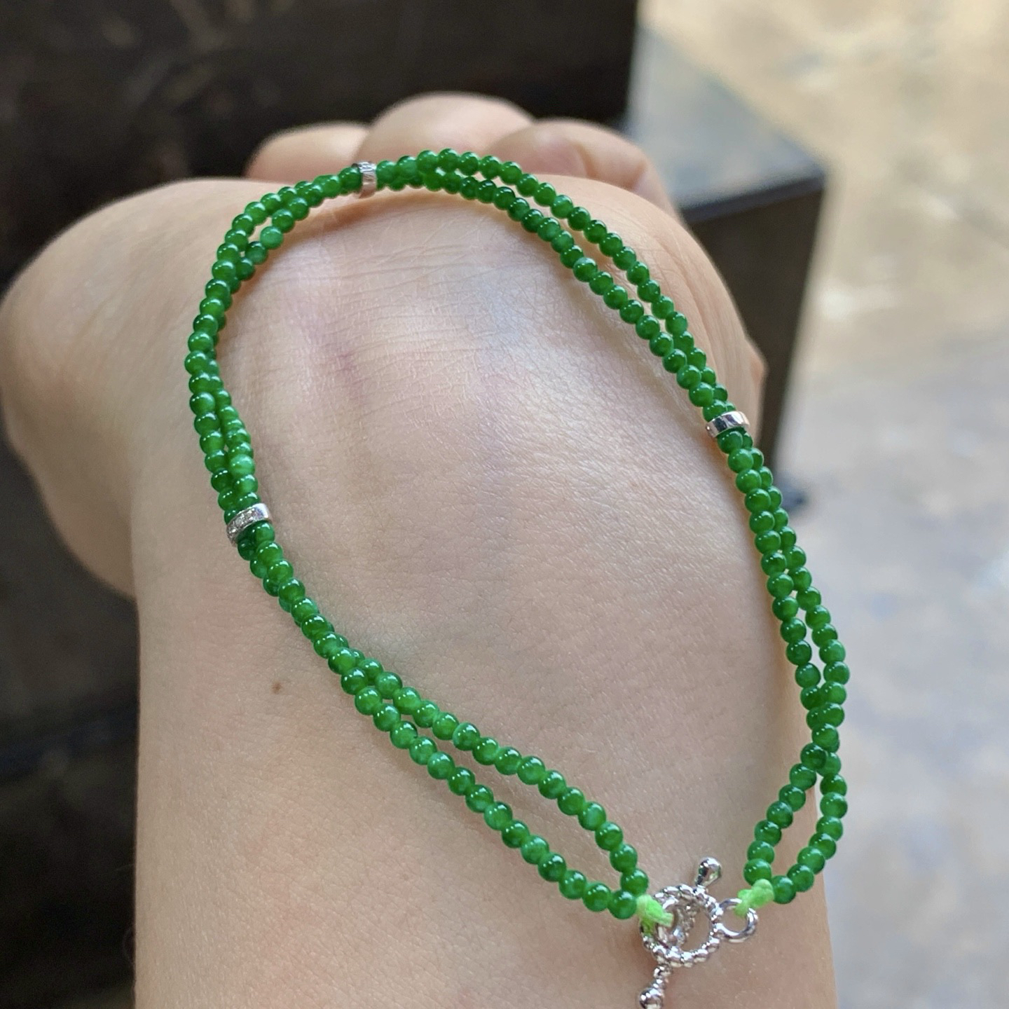 绿色手串^_^鲜艳 颜色好看