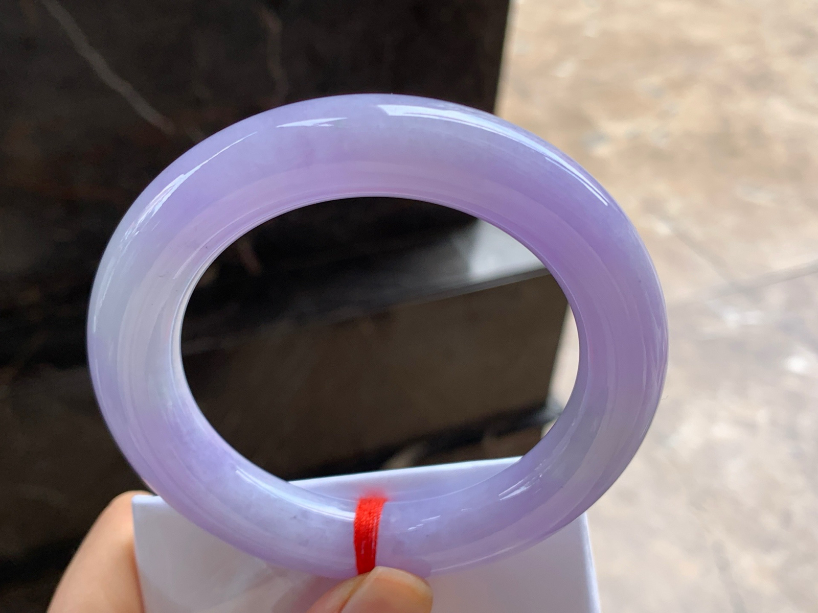 57.5-12.5

紫罗兰圆条手镯^_^颜色鲜艳 玉质温润