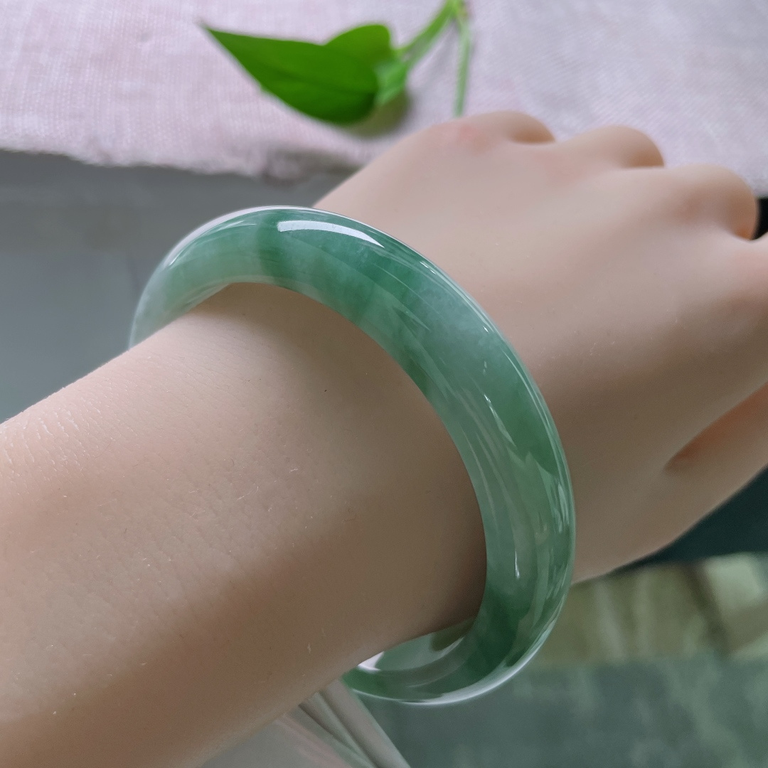 59.5/12.9/7.7，飘花正圈，海草一般摇曳生姿，不失典雅，无裂，ss52429a