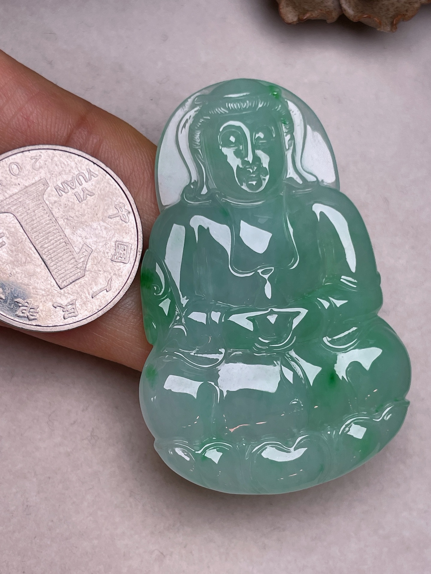 ️  观音，冰糯种满色，无裂，尺寸57.8/38.8/5.5