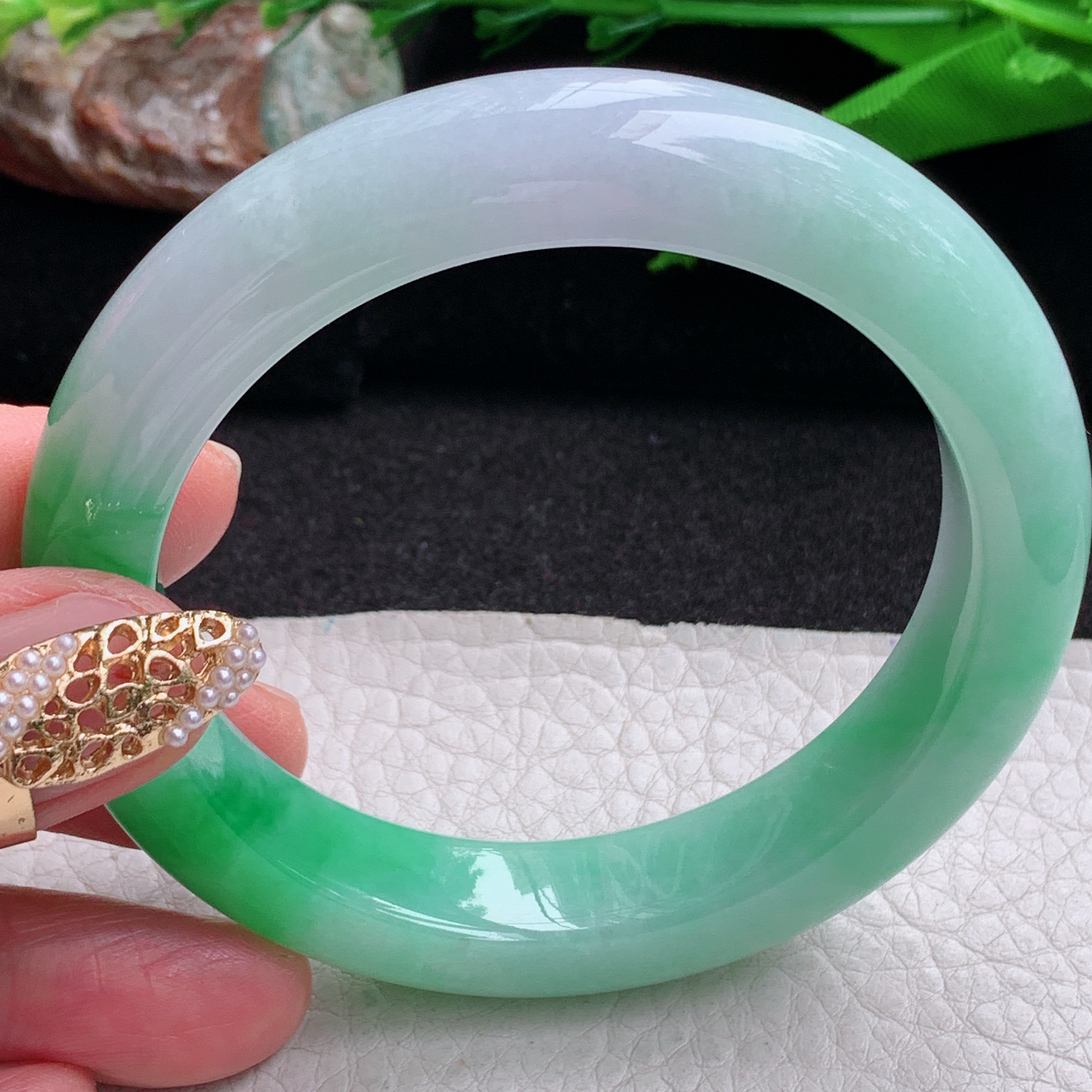 yh白底青57*12.2*9.2平安镯 缅甸翡翠a货手镯飘阳绿正圈玉镯子