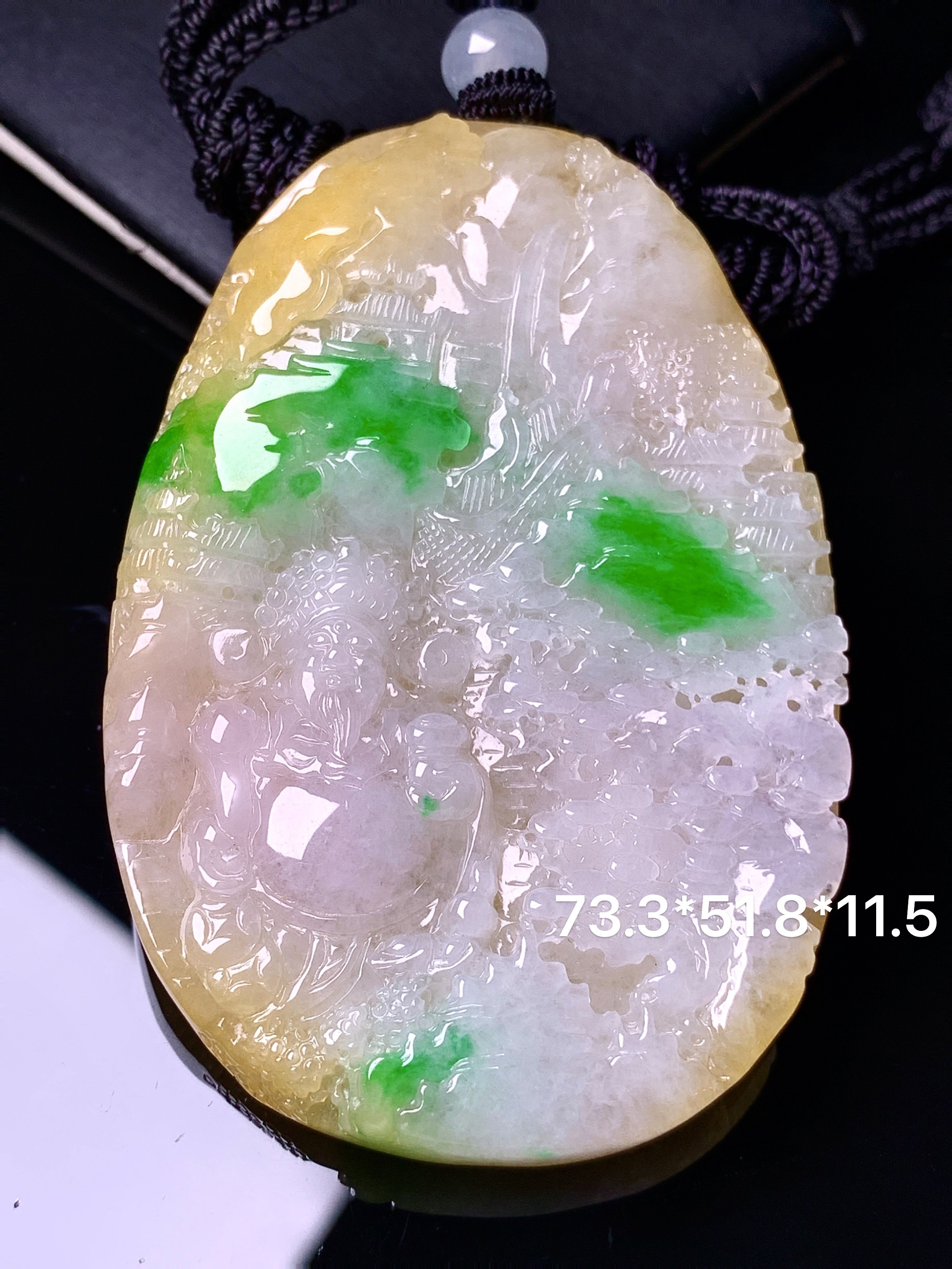 飘绿黄翡山水财神吊坠 玉质细腻 色泽艳丽清新 水润亮眼 整体尺寸73.3*51.8*11.5w1