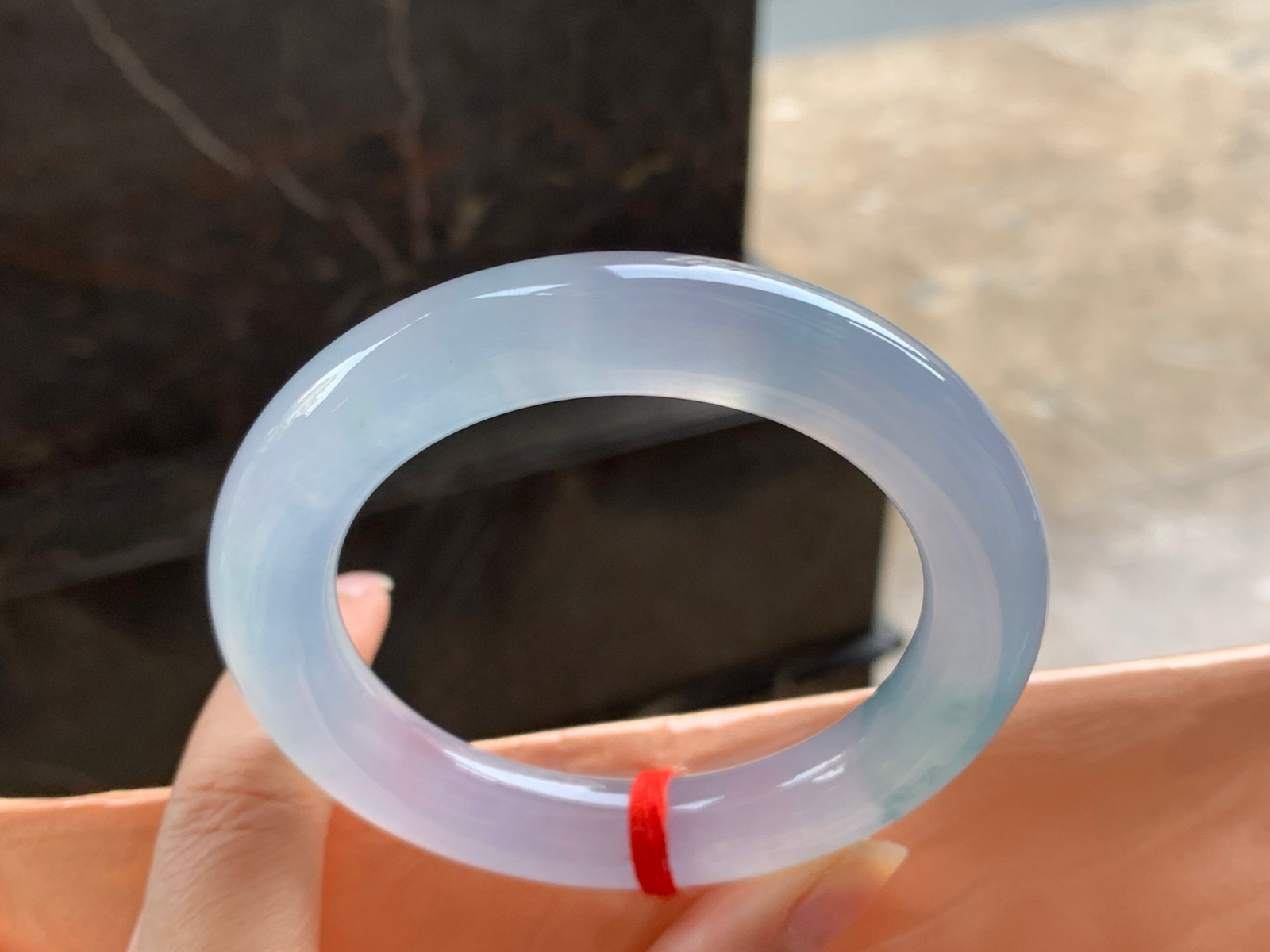 57-12

冰蓝花圆条手镯^_^透亮 种水好