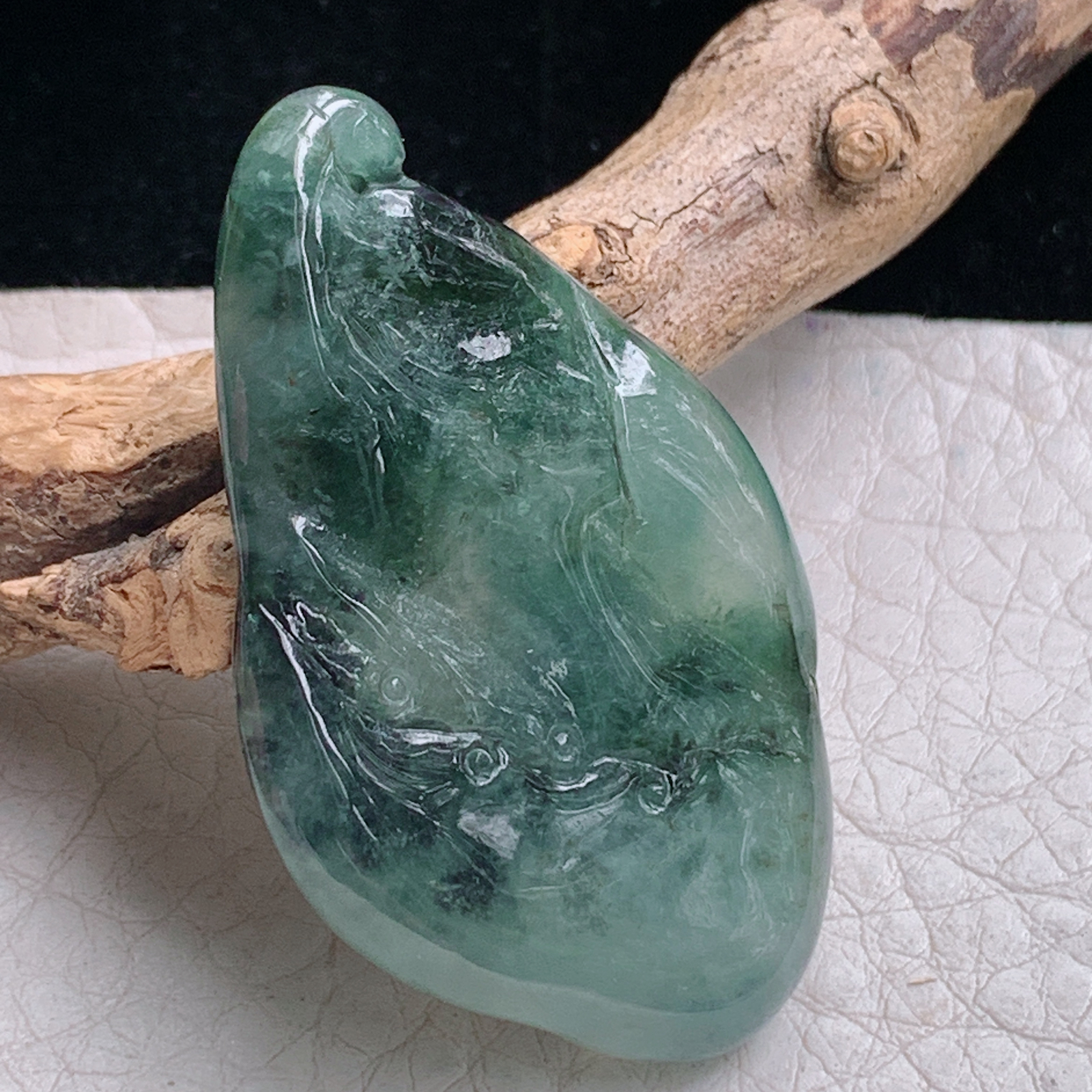 t实拍42.8*25.8*6.8缅甸翡翠A货精雕随形冰飘花上山虎 生肖虎玉吊坠 玉挂件