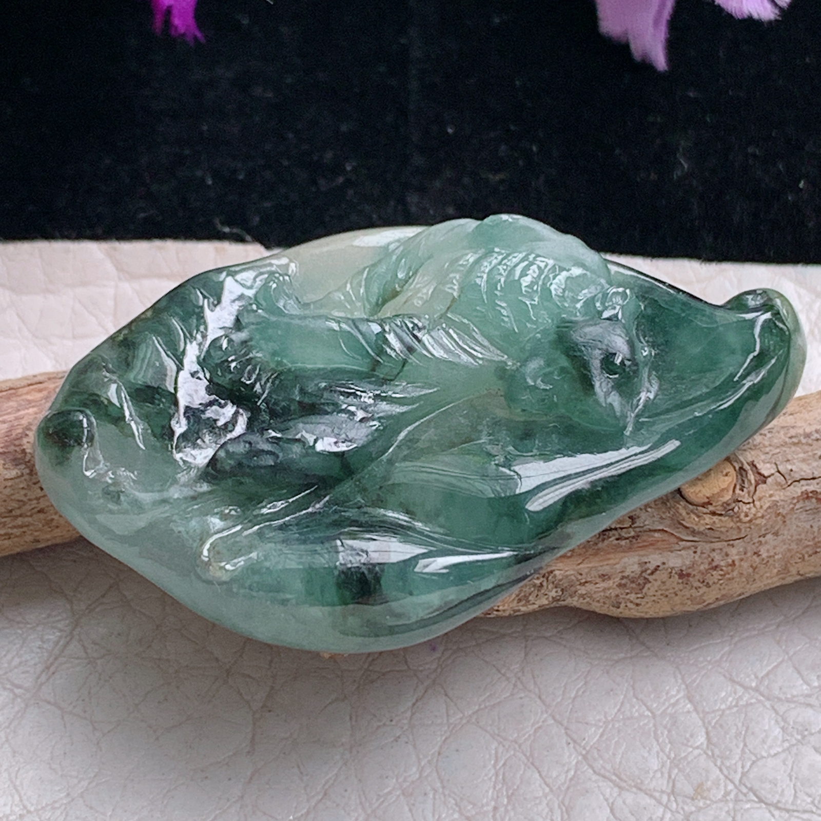 t实拍42.8*25.8*6.8缅甸翡翠A货精雕随形冰飘花上山虎 生肖虎玉吊坠 玉挂件