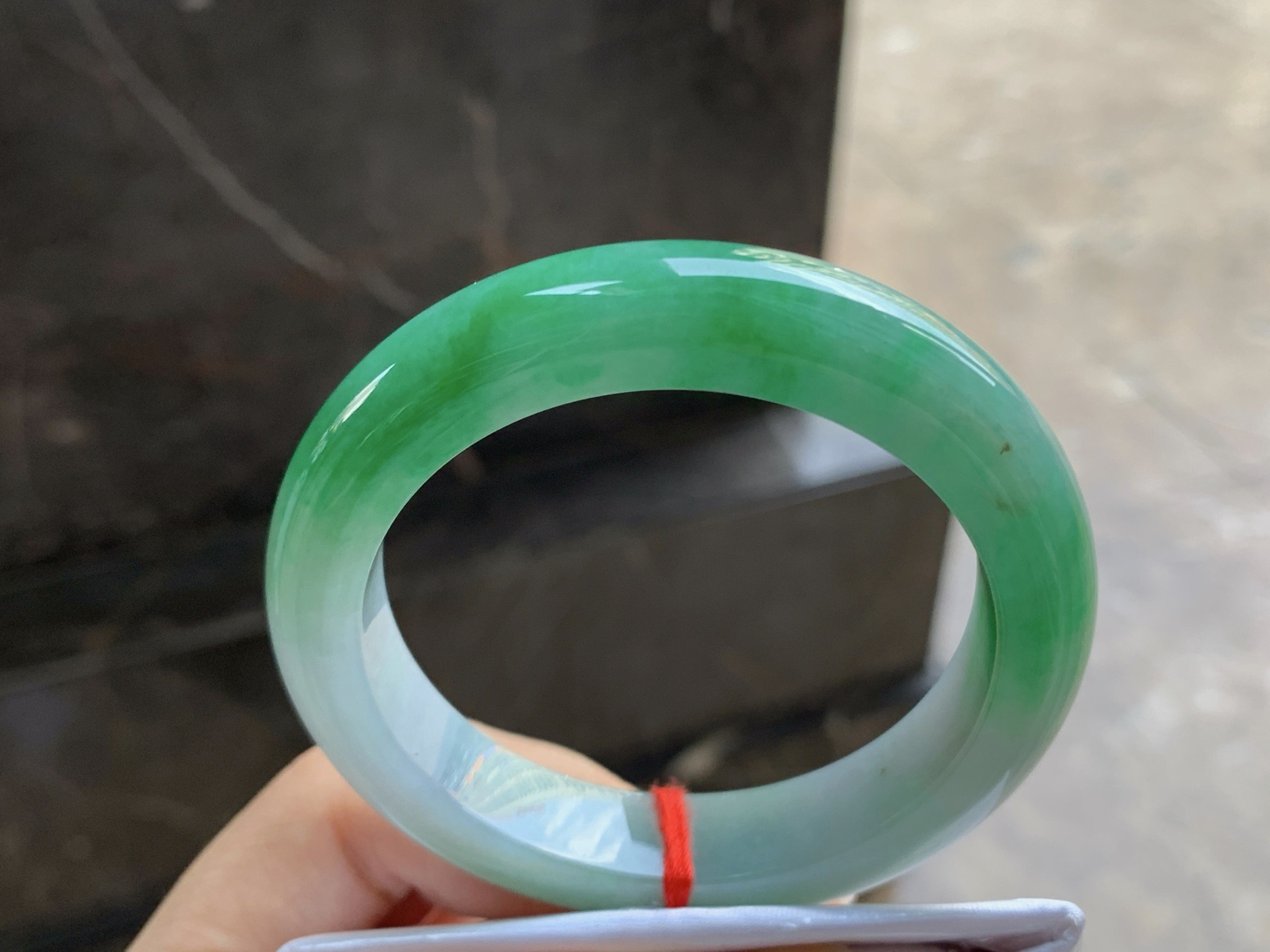 53.5-12.2-9.1

阳绿色手镯^_^颜色鲜艳