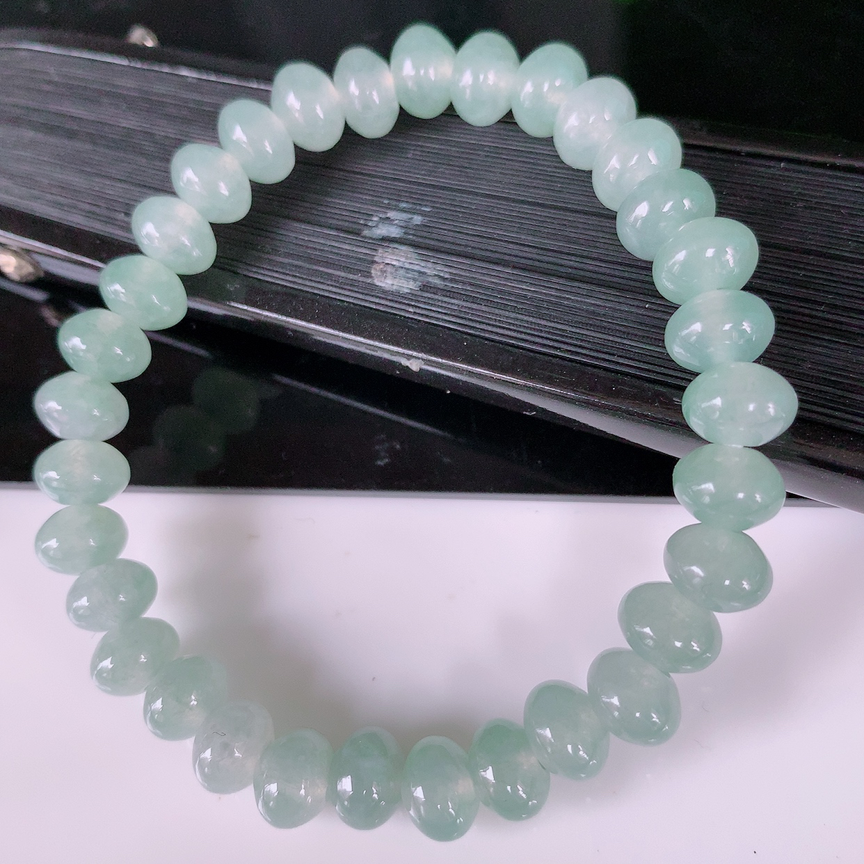 自然光实拍，冰种翡翠平安扣手串手链，种老水足，冰清玉润  颜色漂亮  #082取一尺寸7.8mm