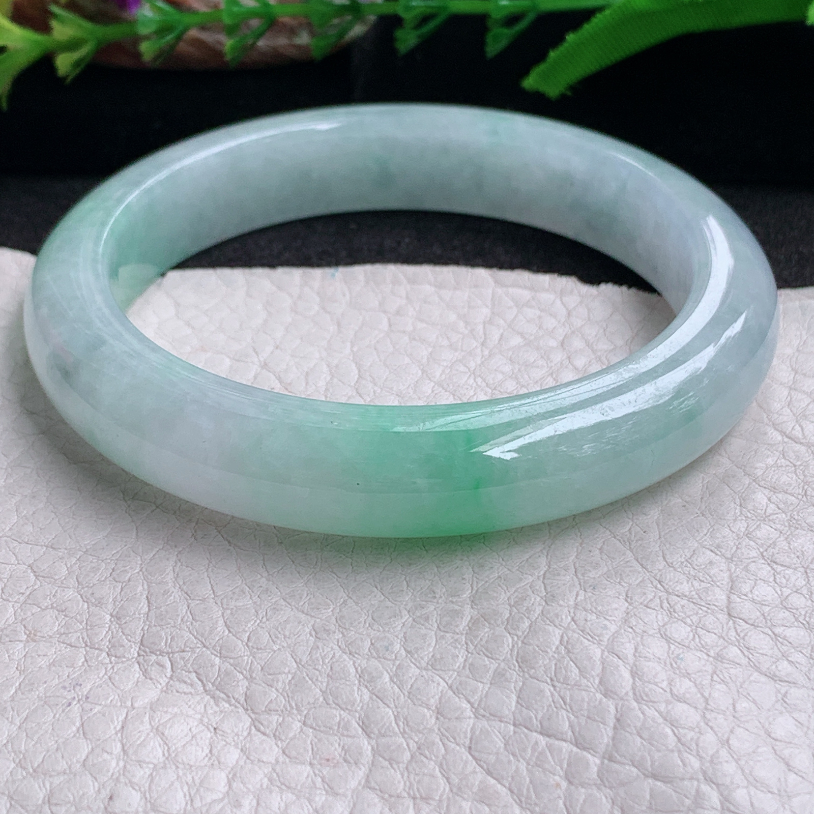 yh大圈口61.8*12.5*9.2平安镯 缅甸翡翠a货手镯冰飘绿正圈玉镯子