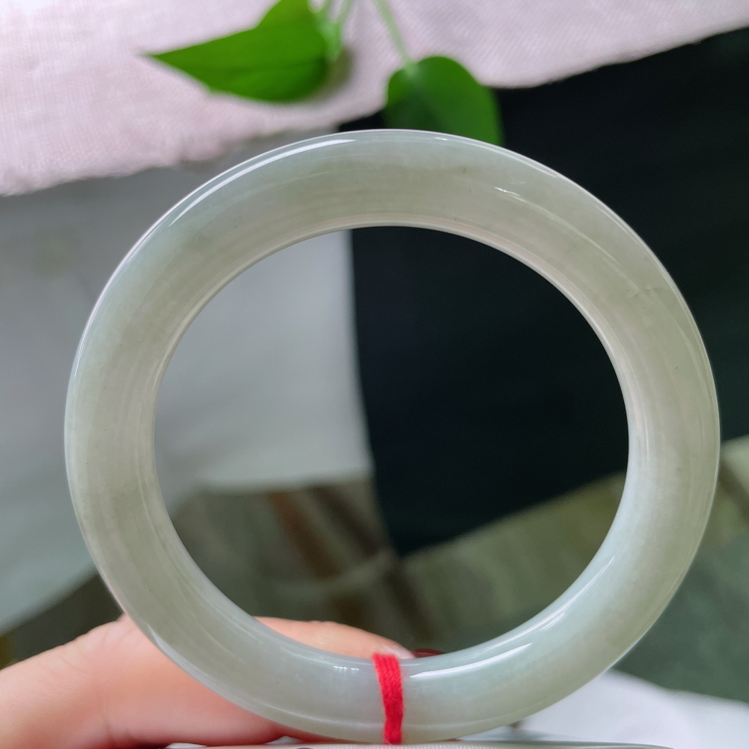 53.6/9.1绿底圆条，水润细腻，简约大方，色根，ss51629a