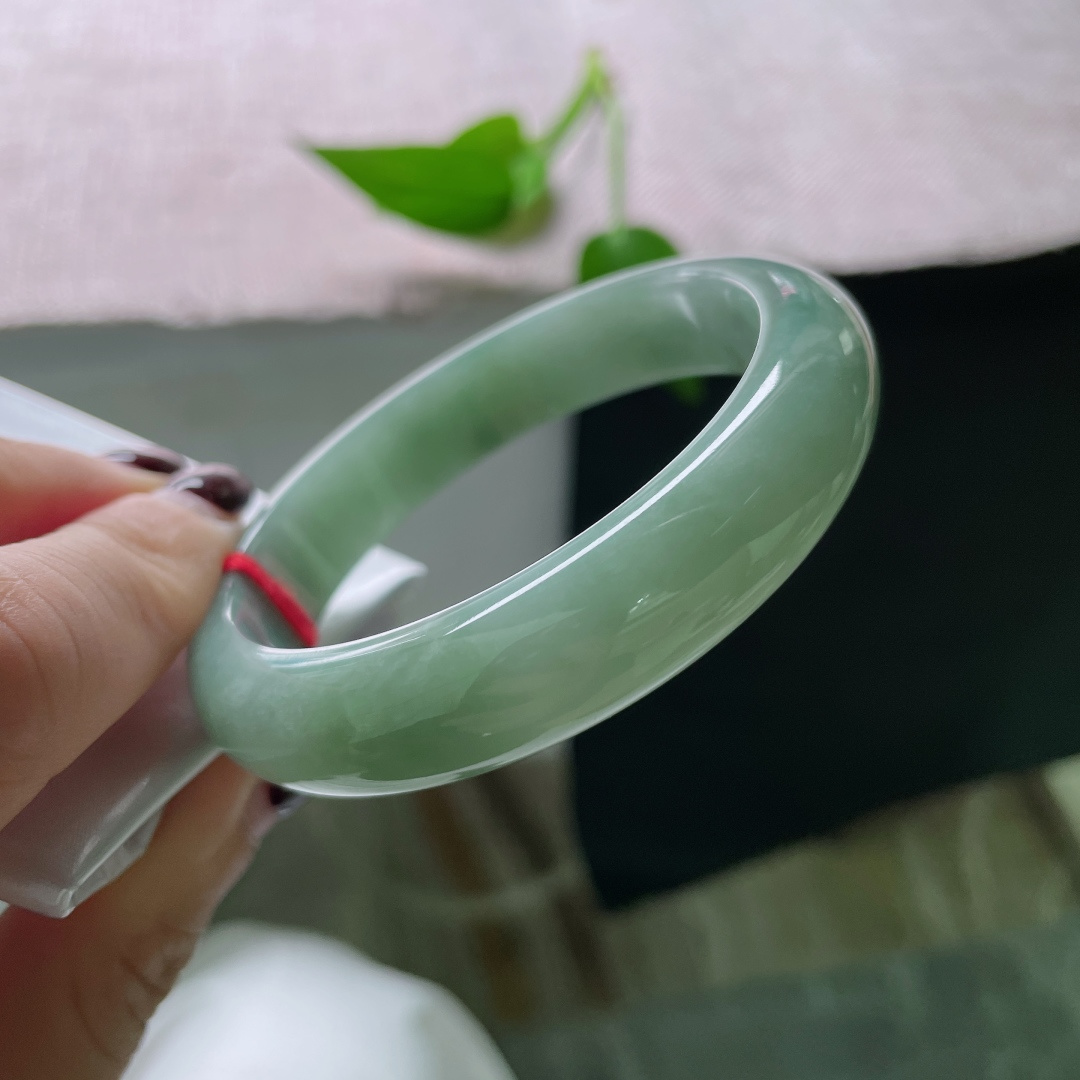 55.5/12.8/7.8，油绿底正圈，油性好，佩戴沉稳内敛，种老，有纹，ss51614a