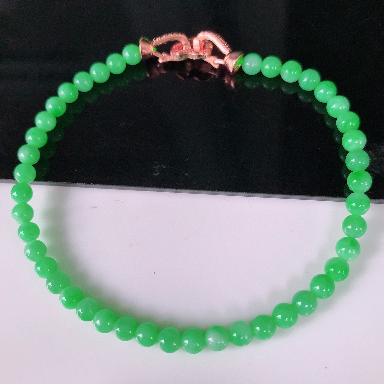 自然光实拍，冰润满绿翡翠手串手链，种老水足，冰清玉润  颜色漂亮  #005.1取一尺寸3.8mm