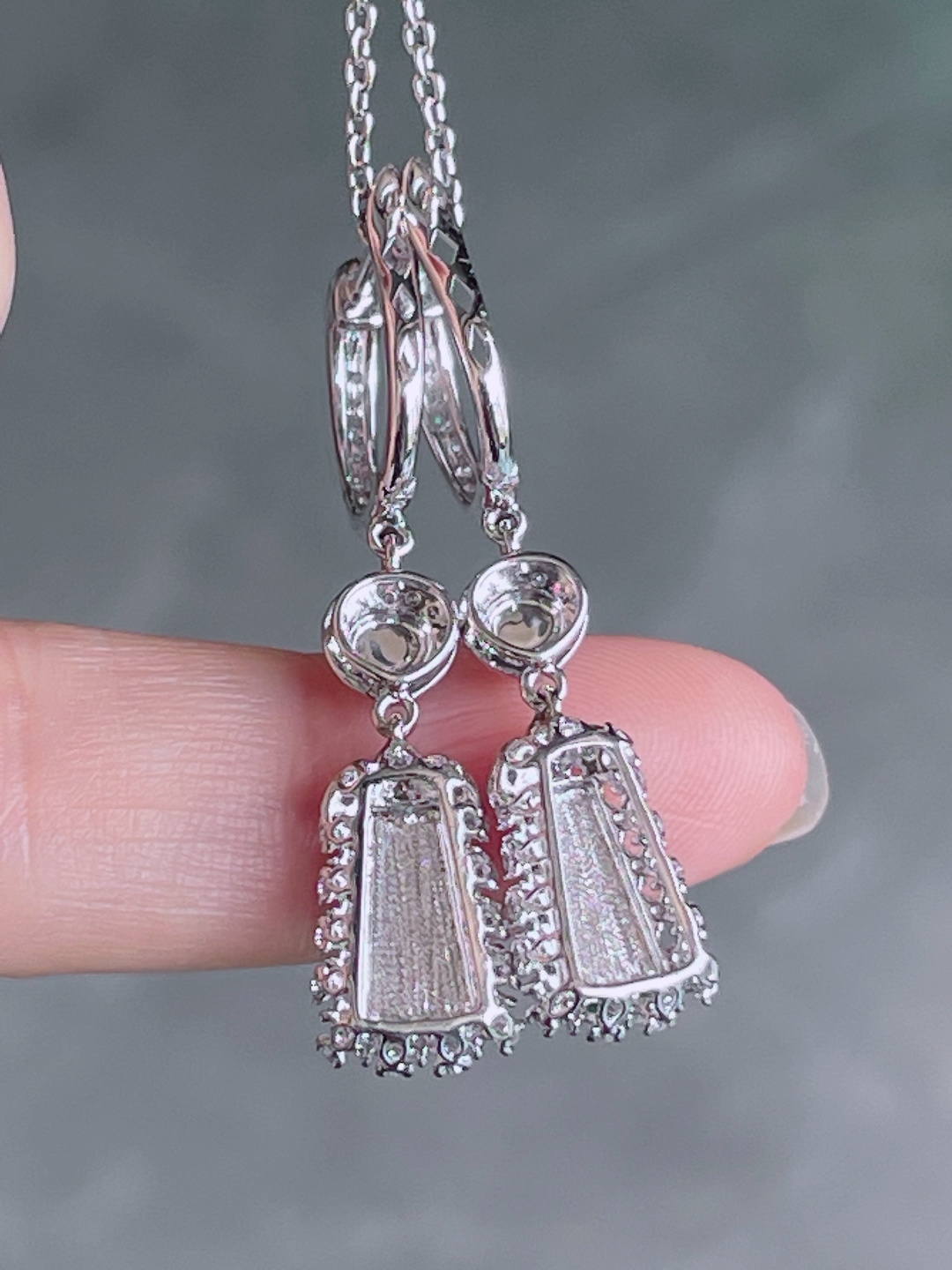 ️ 辣绿耳坠，色绿无比，精致优雅：34/8/5.2，裸石：9/5.4