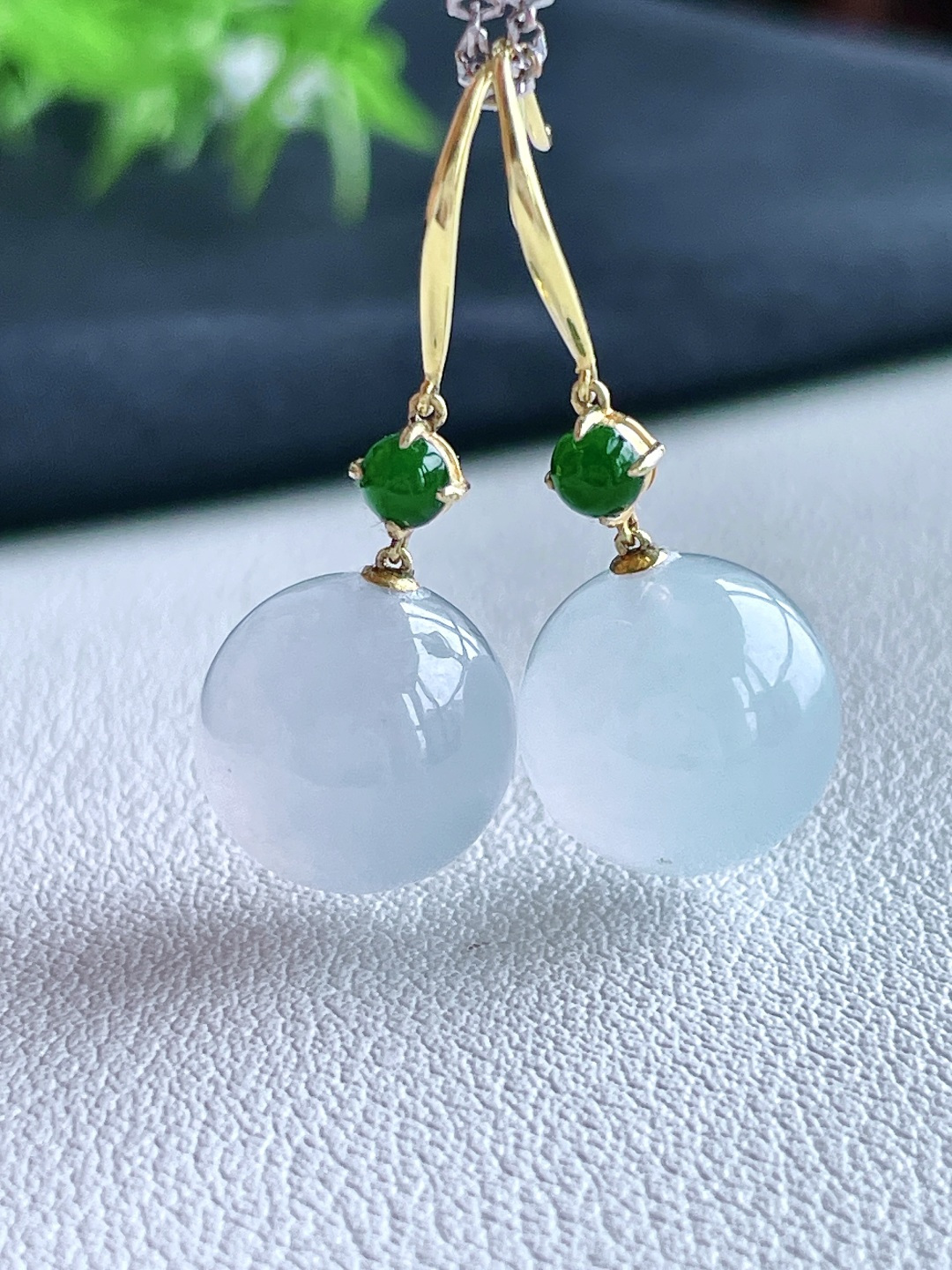 冰种圆珠珠子耳坠，18k金镶嵌，无裂，性比高30.4，裸石11.8，重量7克