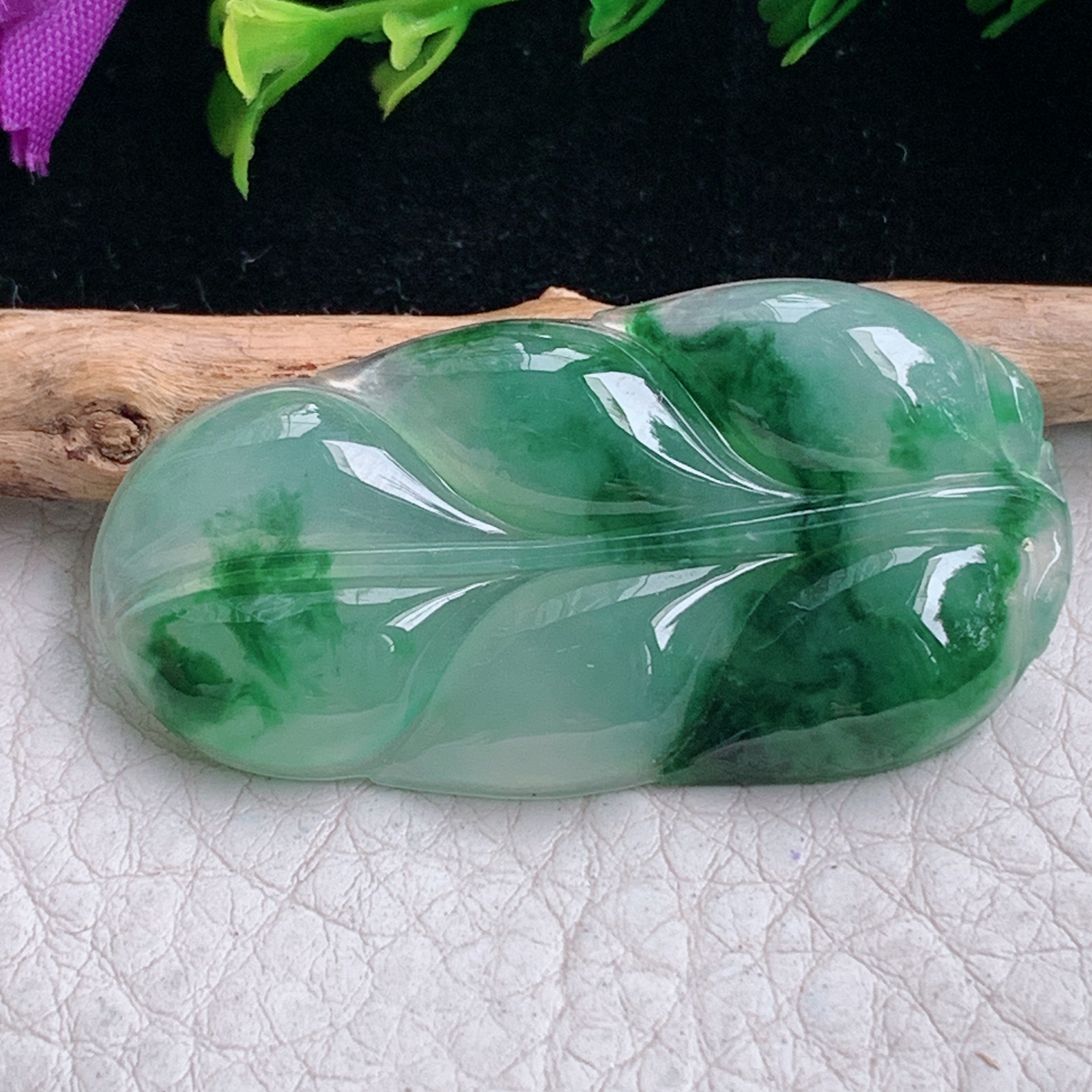 axm实拍44.8*23.5*4.5缅甸翡翠冰飘花饱满叶子玉吊坠