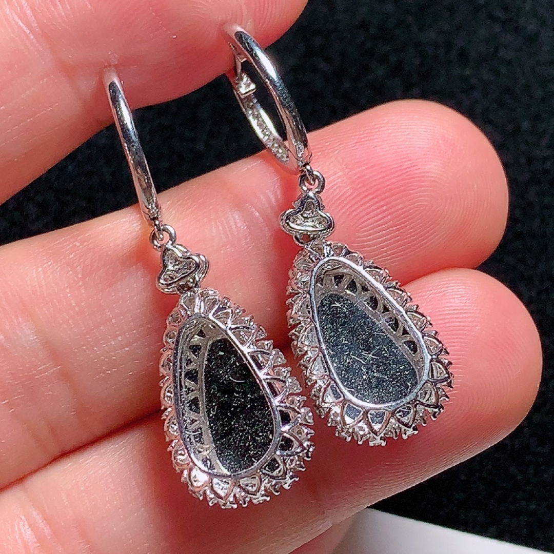 ️18k金镶嵌冰种黄翡金枝玉叶耳坠，种老水头好，又冰又润，饱满无裂：35.5/11.6/6.6mm裸石：14.4/8.8/2.1mm，编号