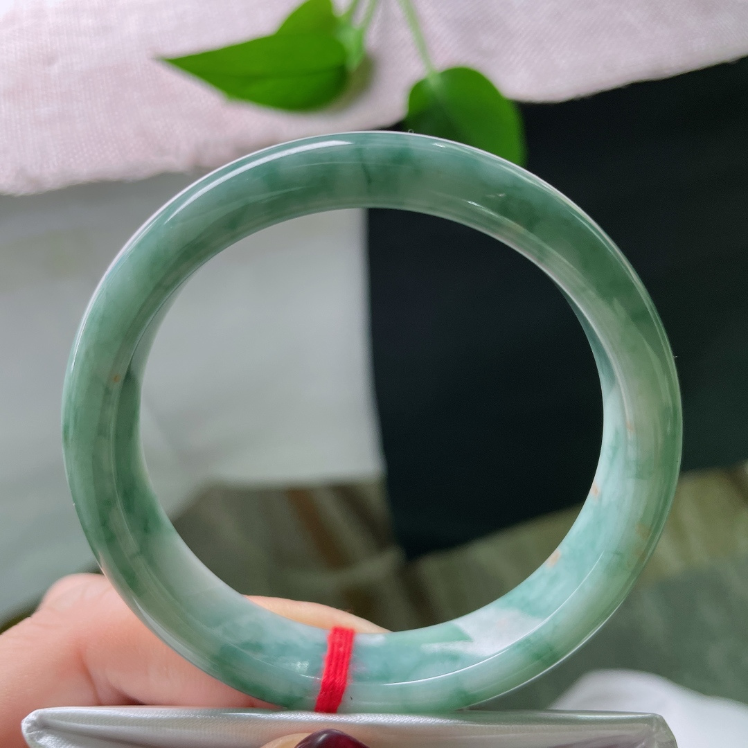 55.5/12.3/7.3飘花正圈，水润细腻，婉间生辉，贵气，有纹，ss51643a