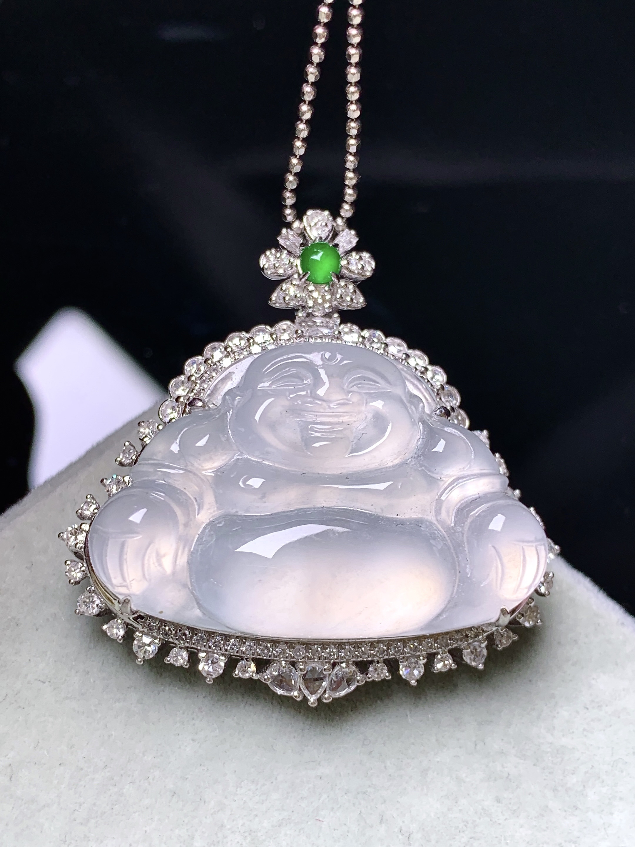 18k金钻镶嵌冰种佛公吊坠 玉质细腻 色泽艳丽清新 水润亮眼 整体尺寸31.5*31*10.5j2