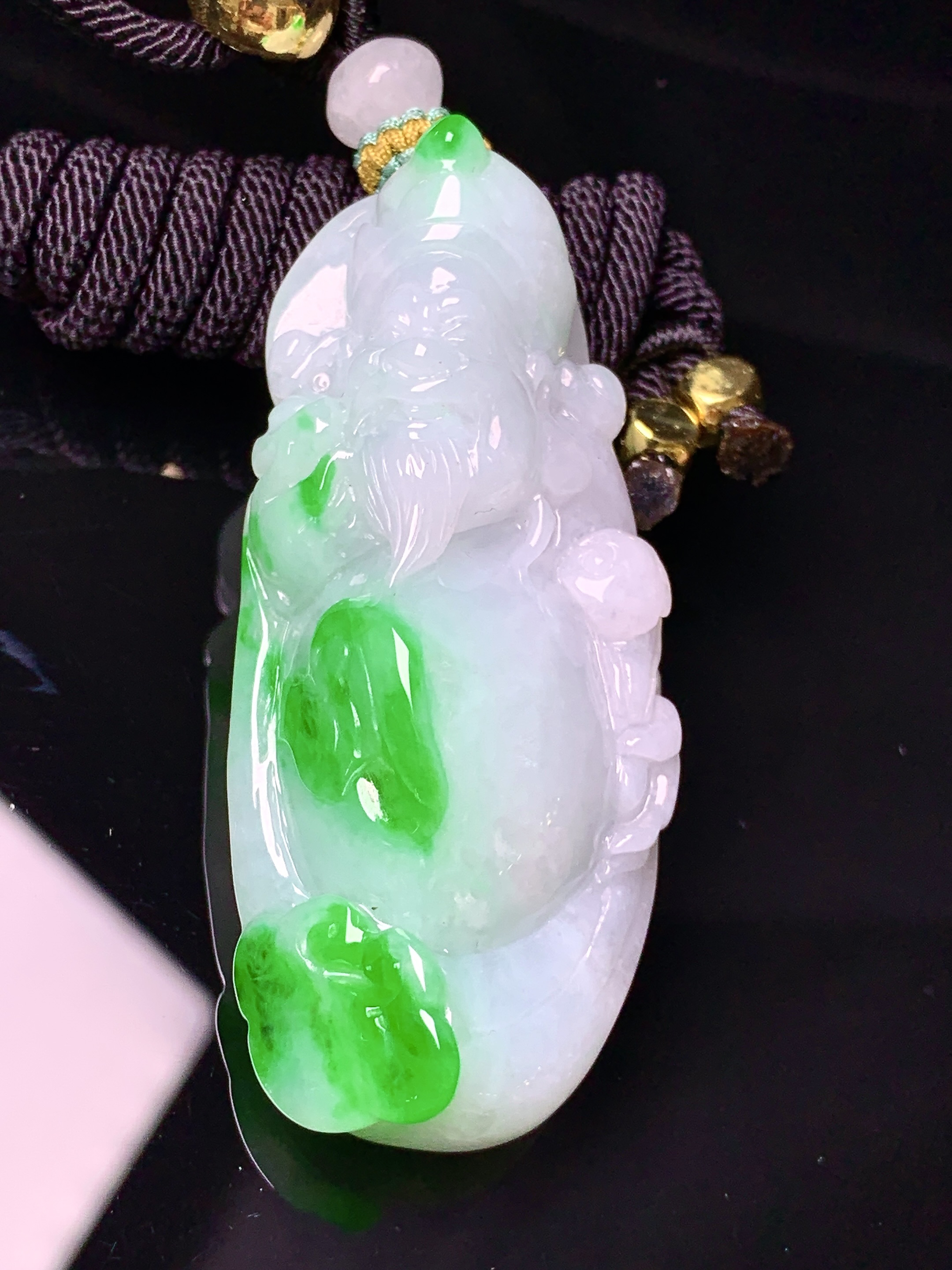 飘绿财神吊坠 玉质细腻 色泽艳丽清新 水润亮眼 整体尺寸56.7*28*17.8w1