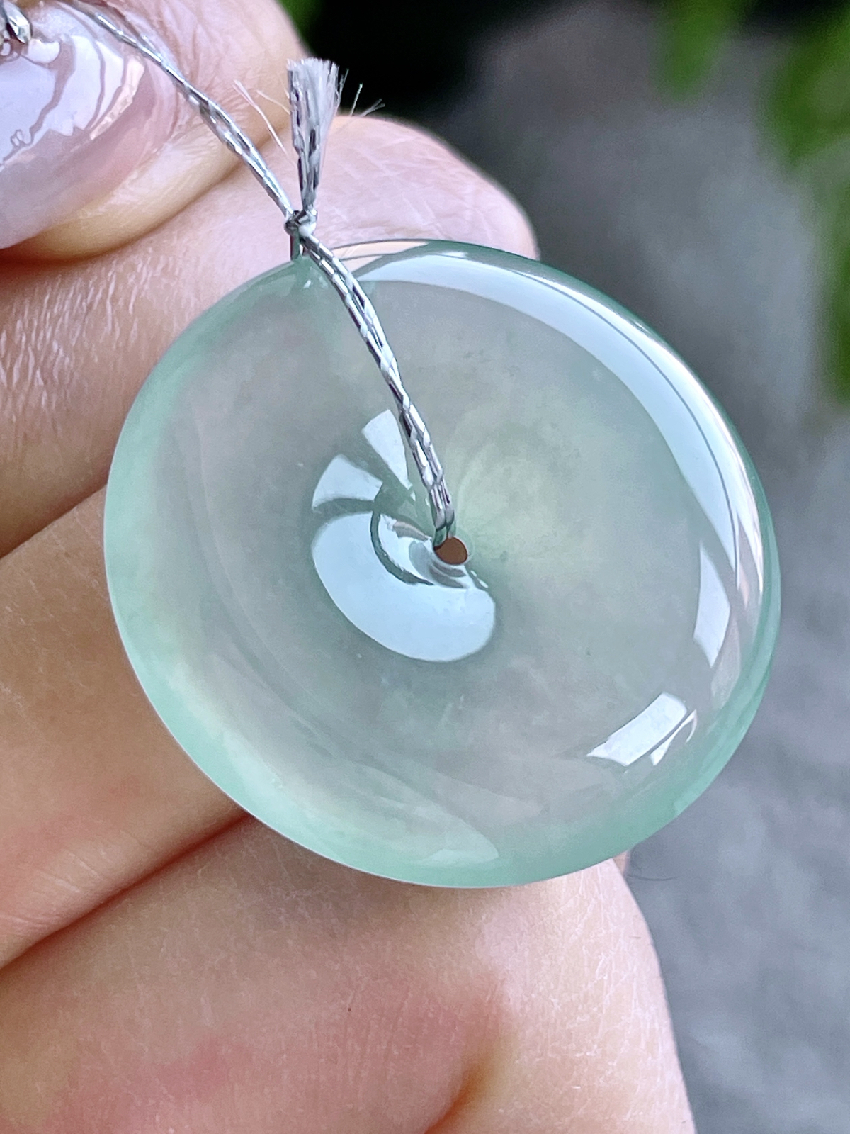 【裸石】冰晴水平安扣吊坠
【说明】缅料 性价比高  
【尺寸】28-5.7..