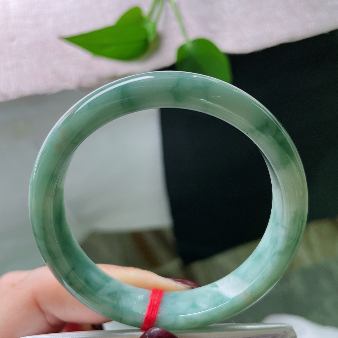 55.5/12.3/7.3飘花正圈，水润细腻，婉间生辉，贵气，有纹，ss51643a