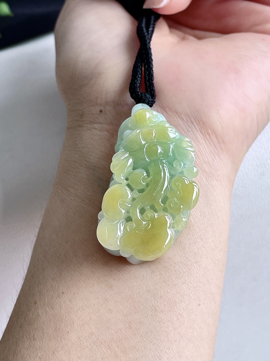 【裸石】冰飘黄翡貔貅吊坠，缅料，无裂，性比高，尺寸40.8/24.5/14.8，重量33.8克