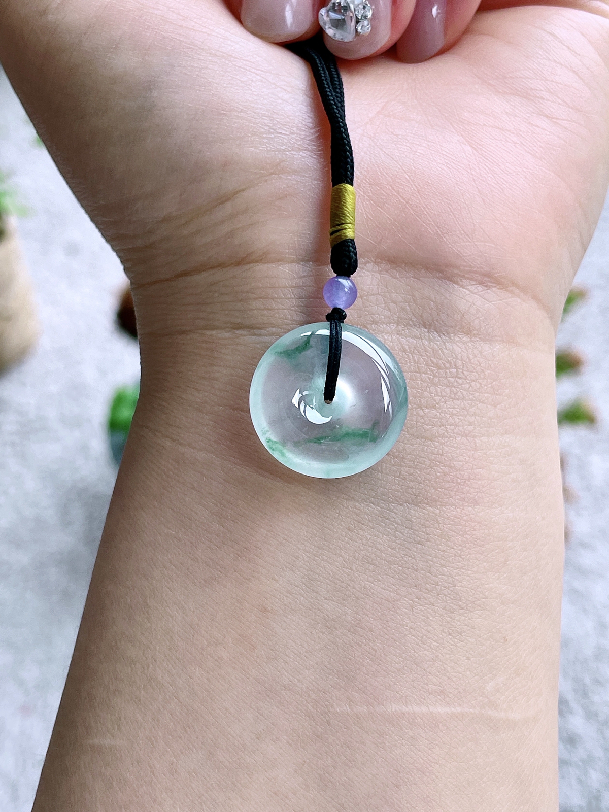 【裸石】高冰飘花平安扣吊坠
【说明】缅料 性价比高  
【尺寸】20.2-6..