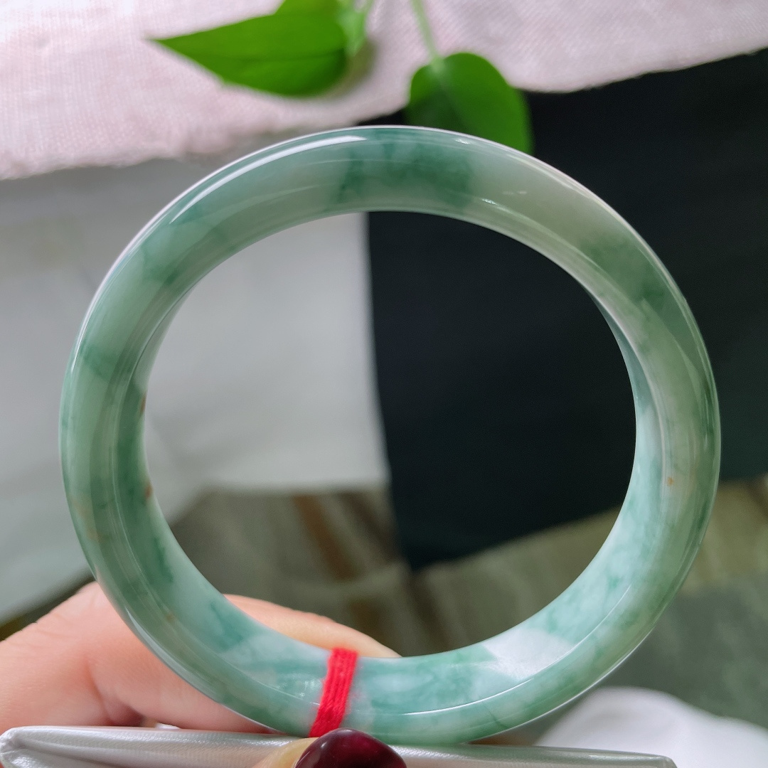 55.5/12.3/7.3飘花正圈，水润细腻，婉间生辉，贵气，有纹，ss51643a