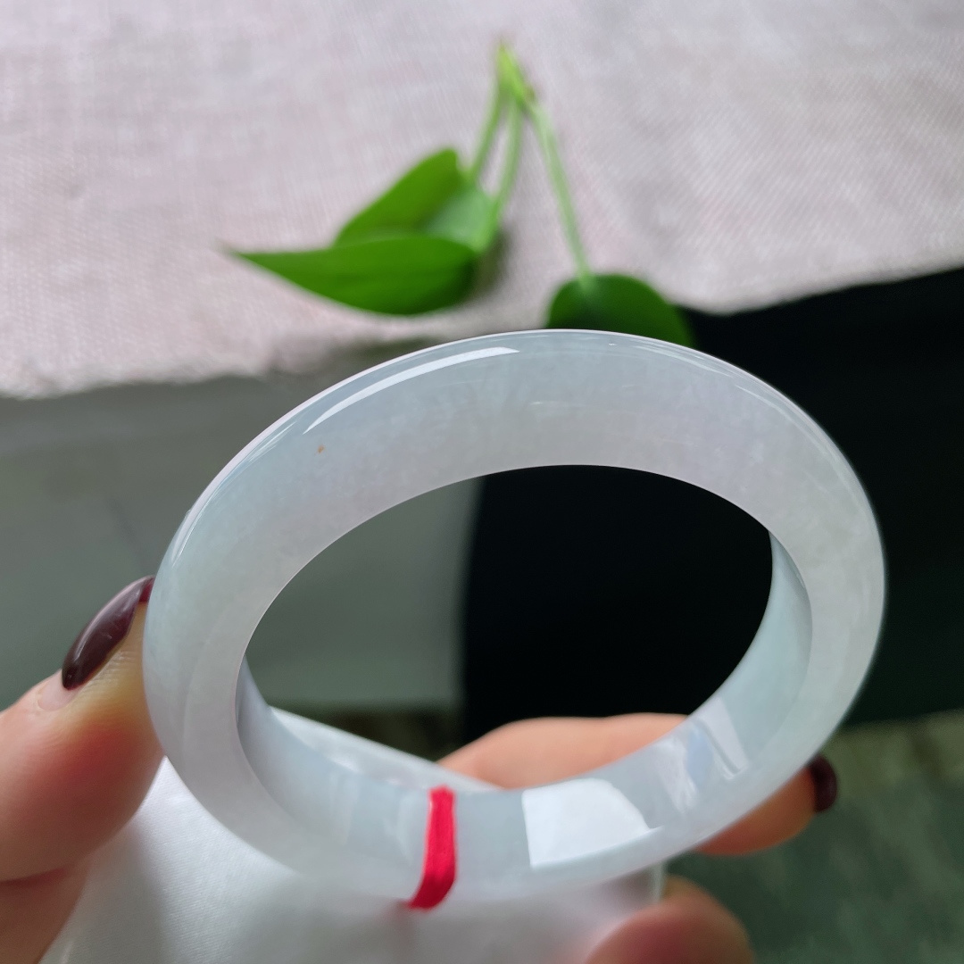 56.5/12.3/8.8冰晴底正圈，冰润细腻，沁人心脾，晶莹剔透，贵气，有棉线，ss49451a