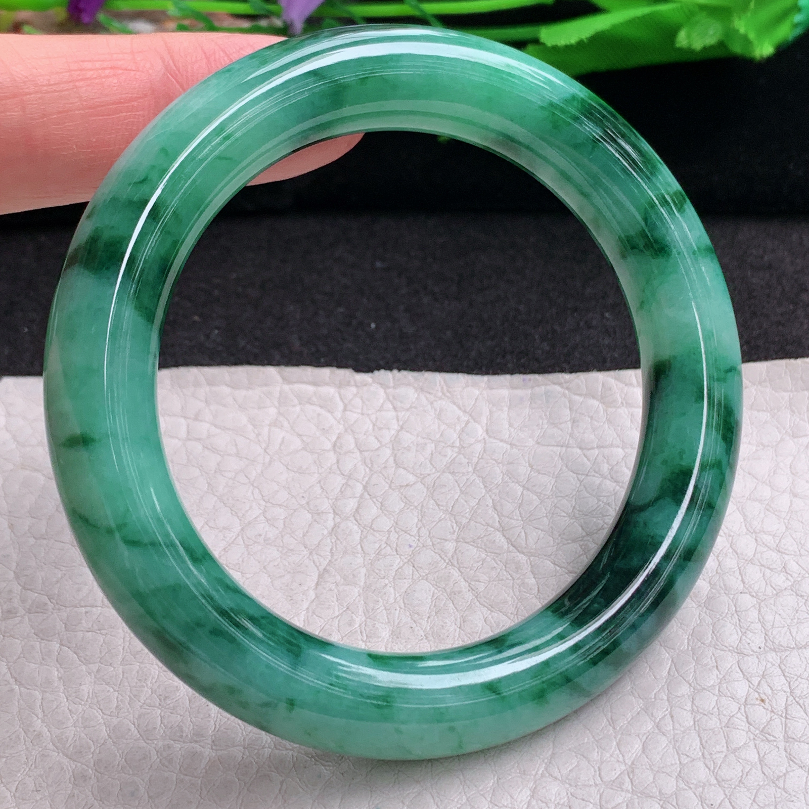 ss自然光54.6*10.8美人镯 缅甸翡翠a货手镯飘花女款圆条玉镯子