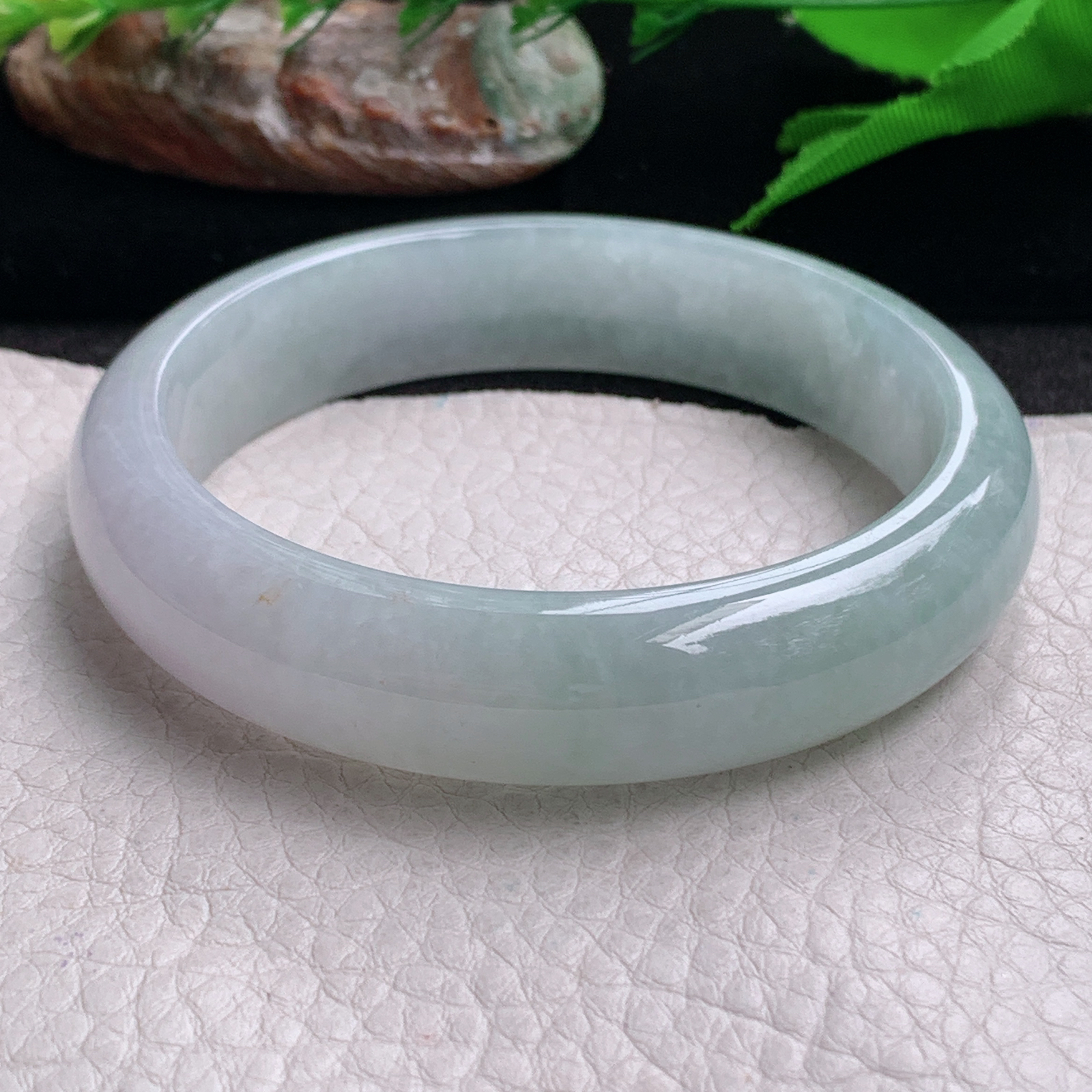 z实拍58*13.6*7.5平安镯 缅甸翡翠a货手镯清新浅绿正圈玉镯子