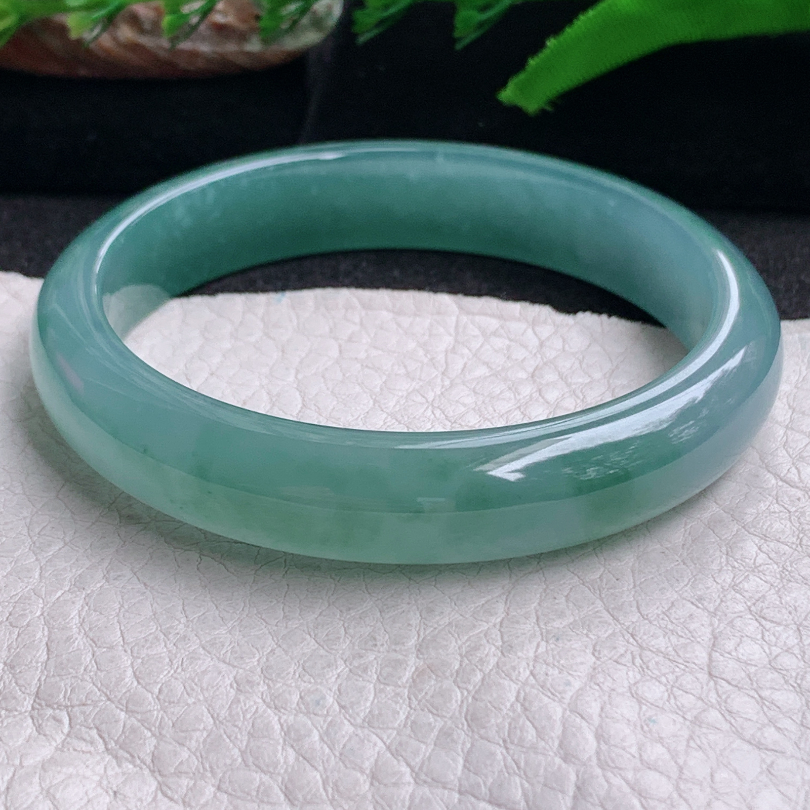 yh实拍57*11.8*7平安镯 天然翡翠a货手镯冰蓝正圈玉镯子