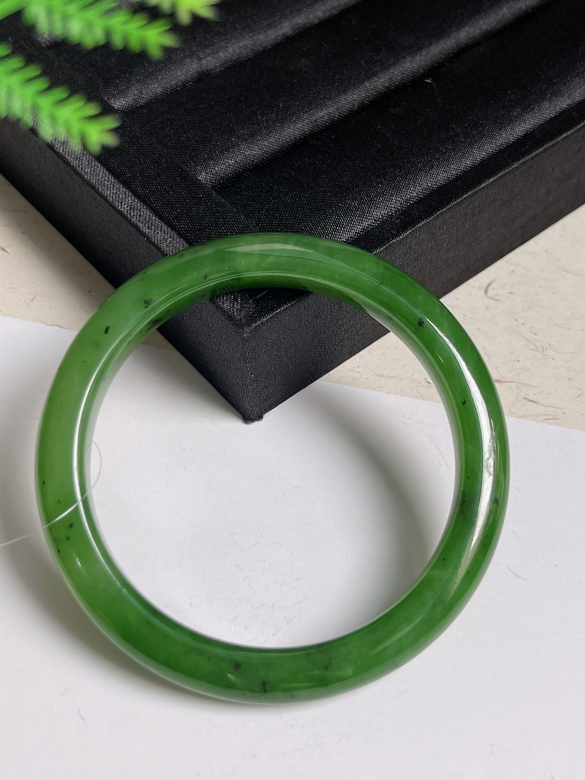 正圈56.8圈口，和田玉碧玉手镯