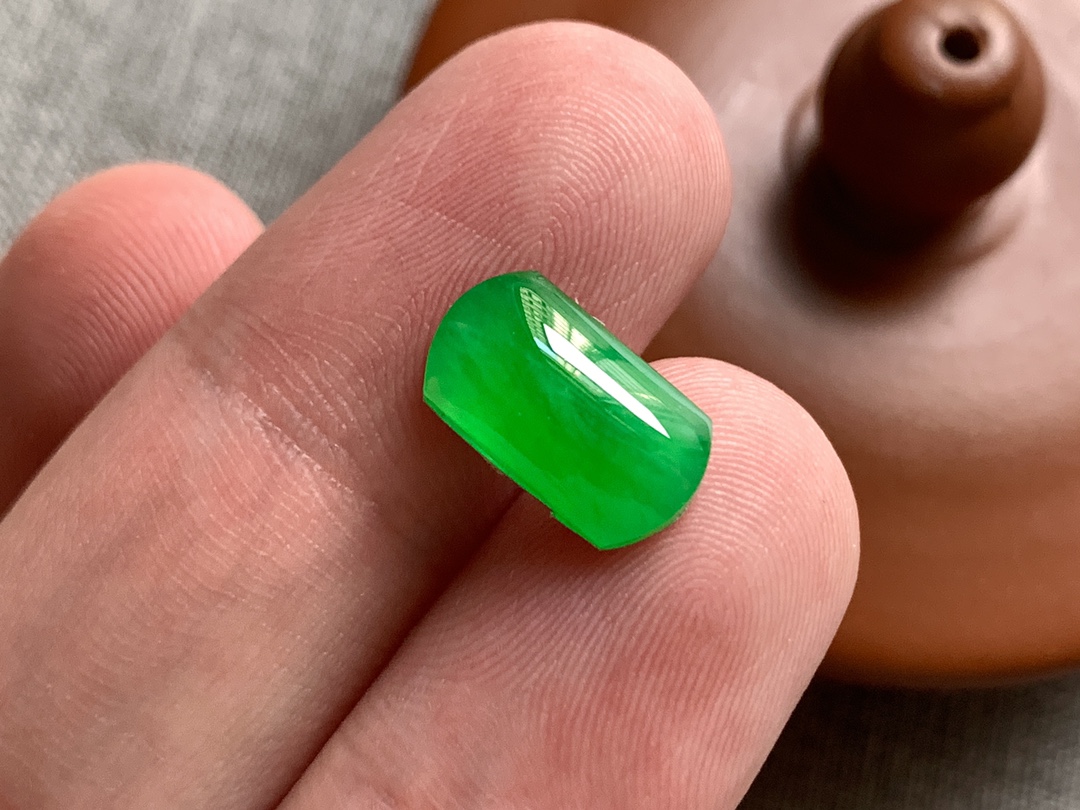 ️ 高冰辣阳绿马鞍 色泽艳丽漂亮，种色，无裂尺寸13.3/7.3/4，超值