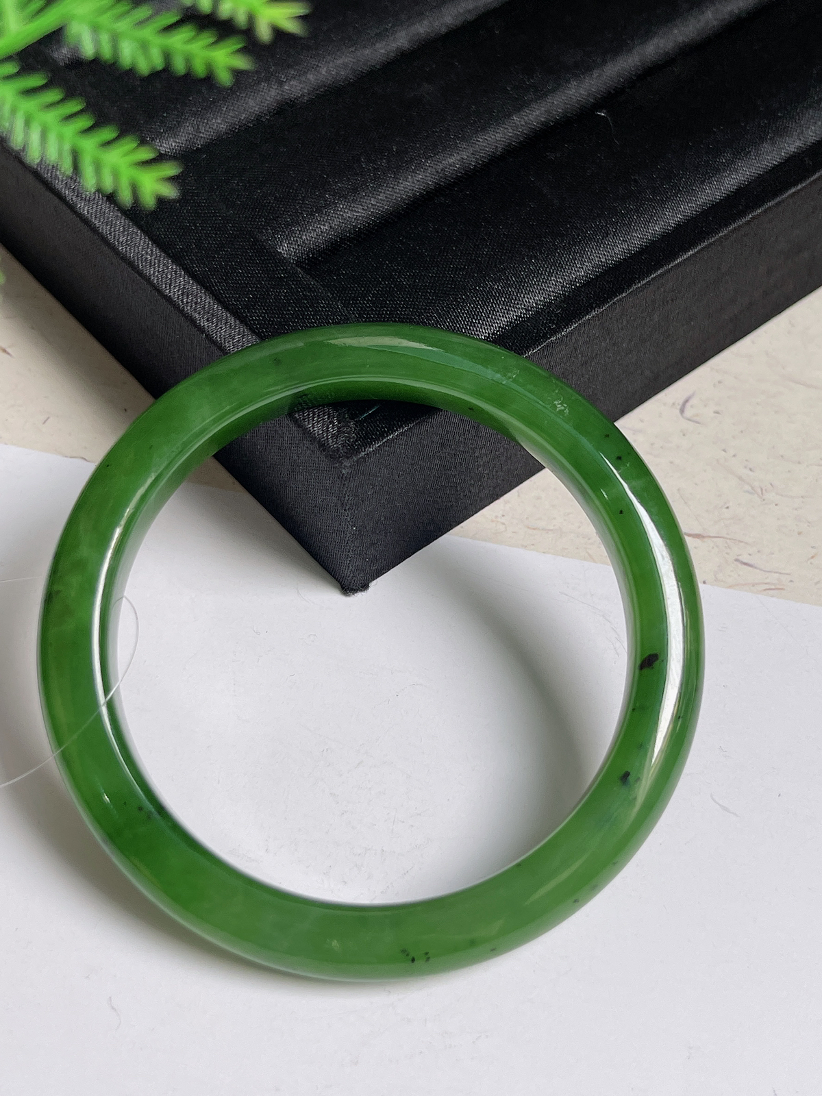 正圈56.8圈口，和田玉碧玉手镯