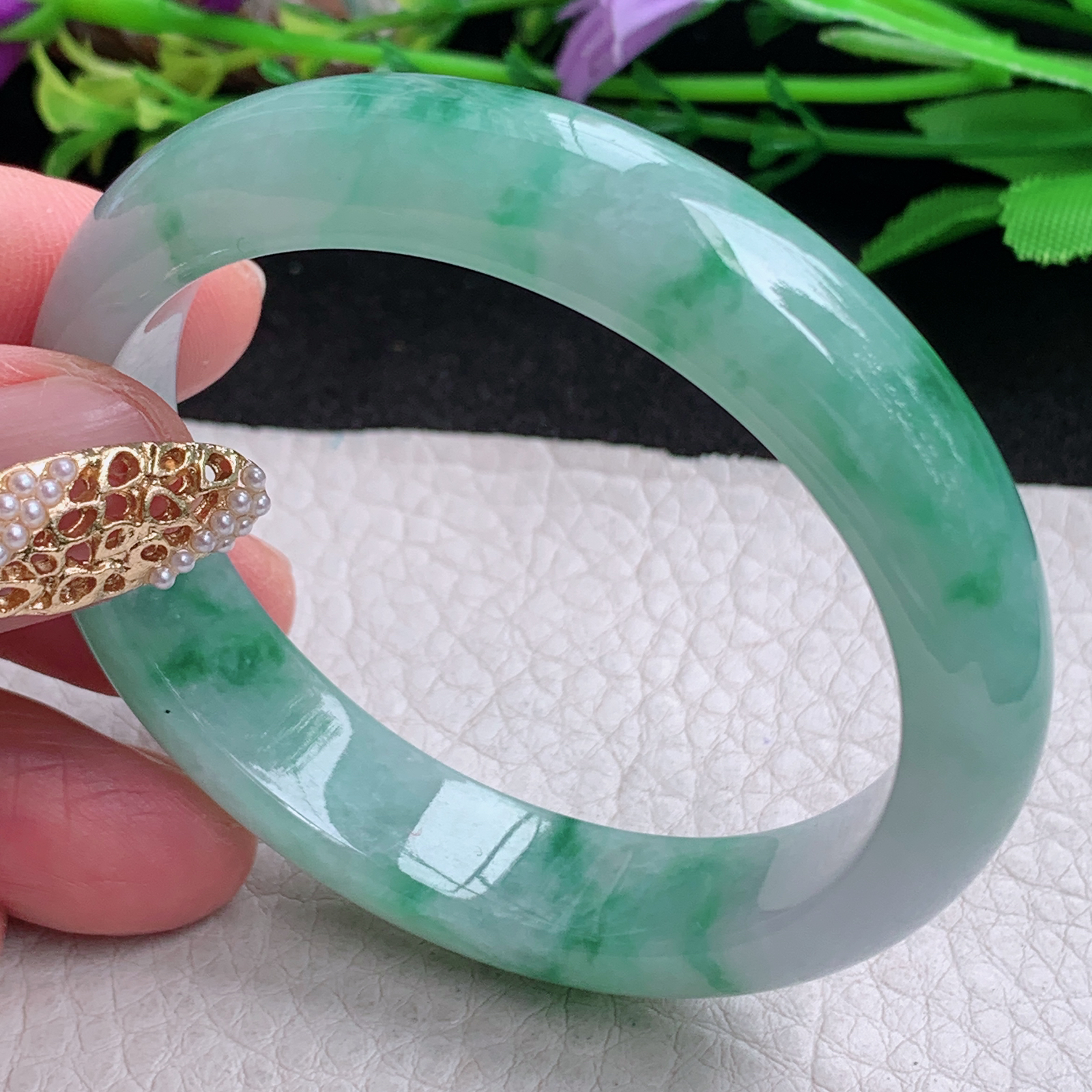 nr小圈口52.5*46.3*12.5*7 .5贵妃镯 缅甸翡翠a货手镯飘绿花秀气蛋形玉镯子