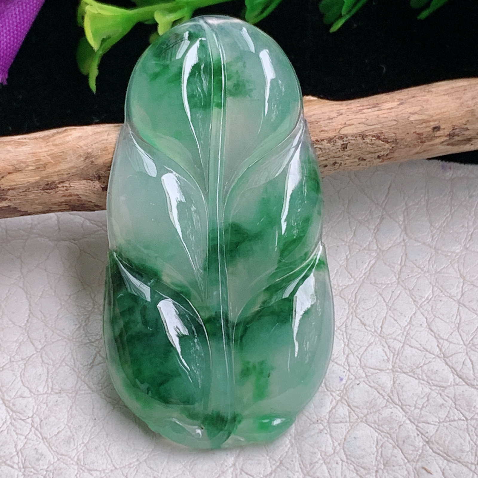 axm实拍44.8*23.5*4.5缅甸翡翠冰飘花饱满叶子玉吊坠