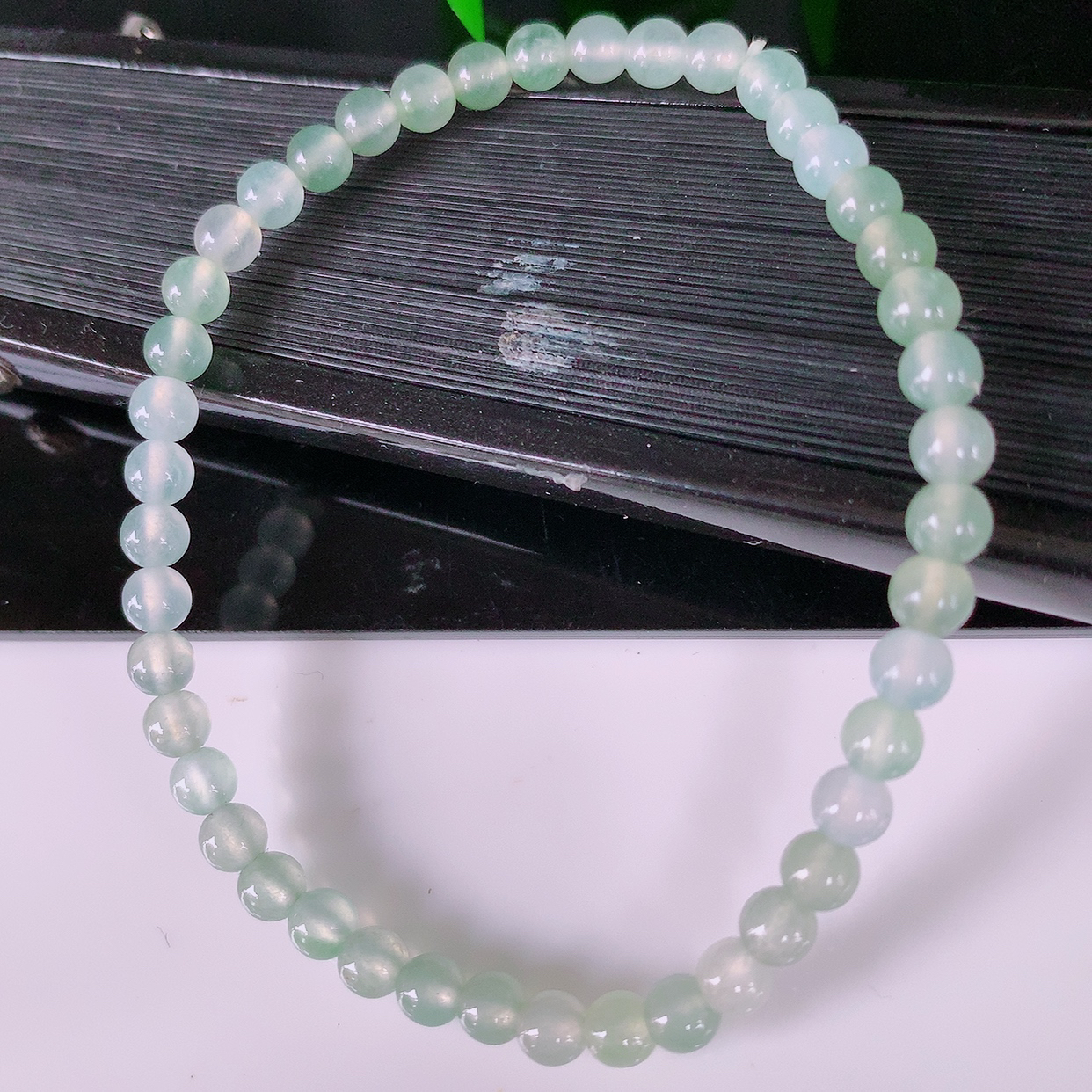 自然光实拍，冰种翡翠手串手链，种老水足，冰清玉润  颜色漂亮  #001.1取一尺寸3.9