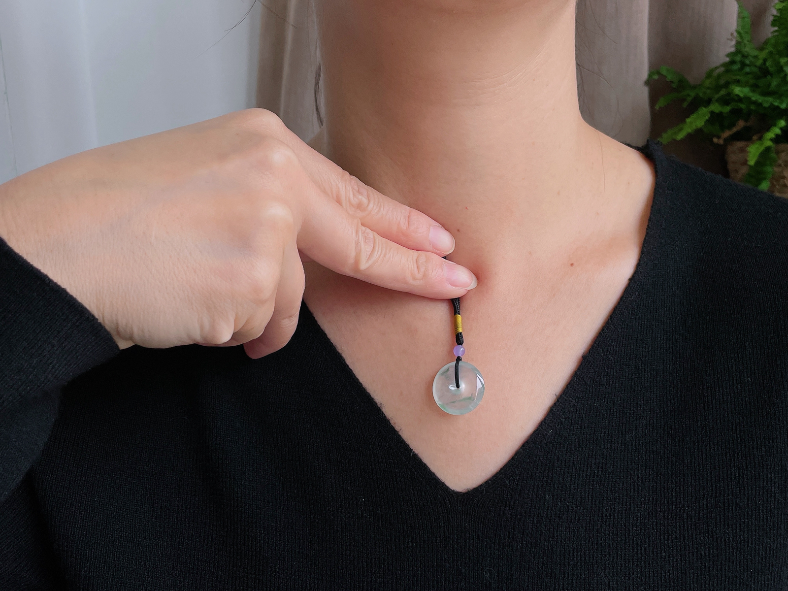 【裸石】高冰飘花平安扣吊坠
【说明】缅料 性价比高  
【尺寸】20.2-6..