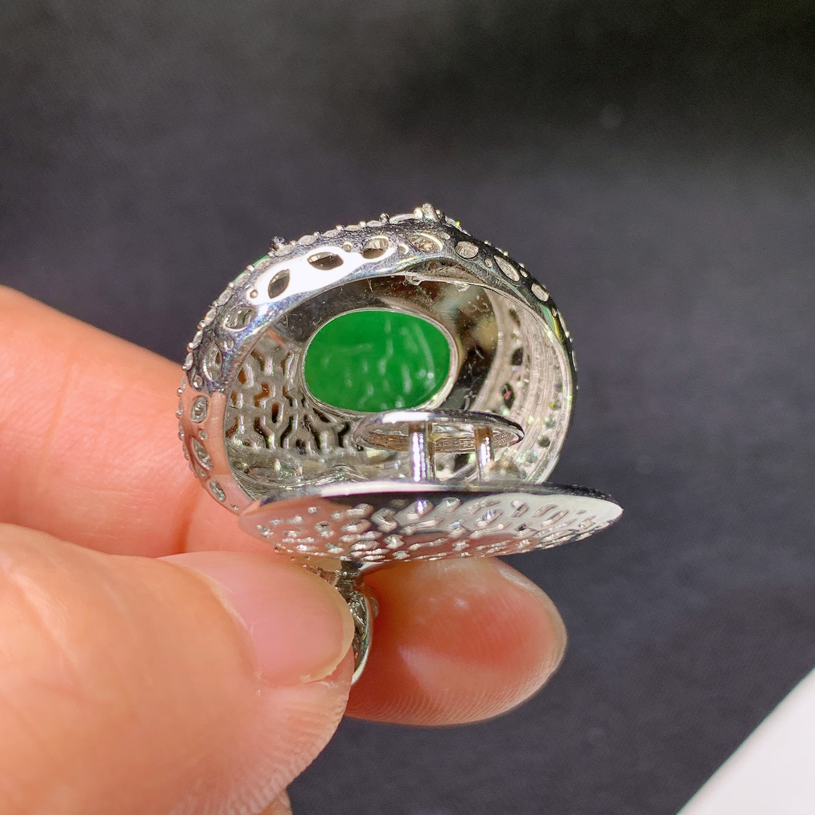 冰阳绿爱心吊坠，18k金镶嵌，冰润色阳，种水足，Ys2 尺寸28.2*22.7*8.3