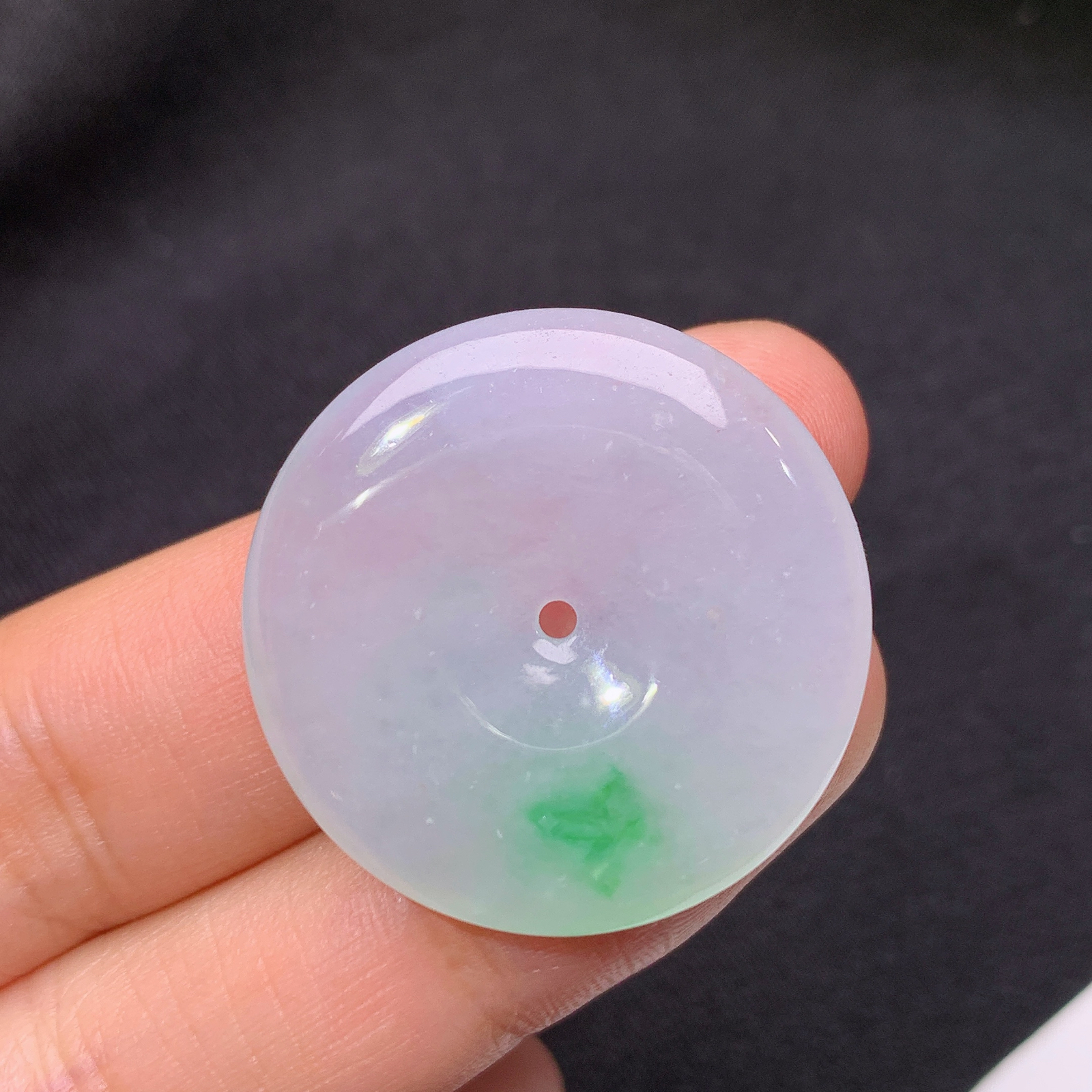 冰飘绿平安扣，冰冰润润，玉质细腻，种水足，Qi 尺寸27.6*4.7